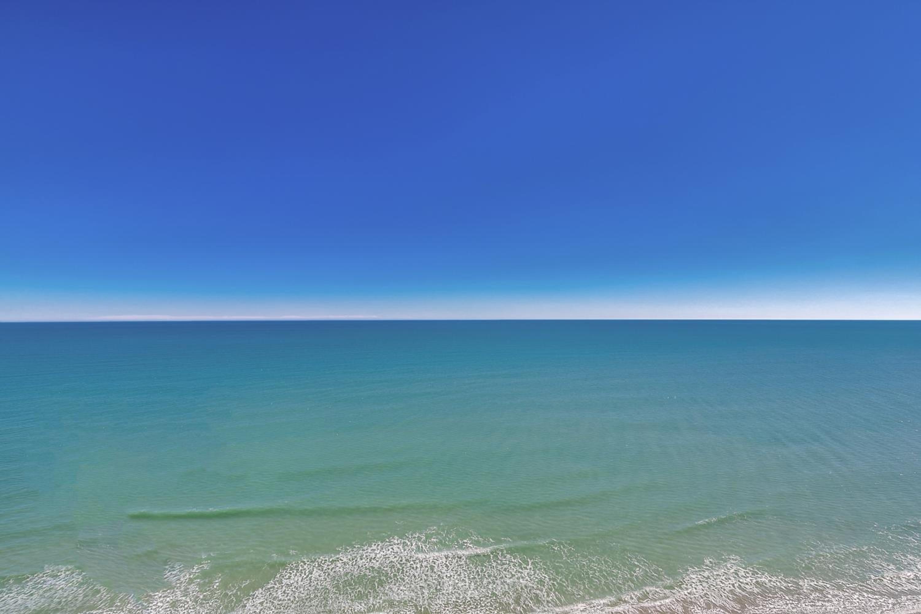 Newly Renovated Ocean Front Condo, Modern Decor, Central MB, 20th floor view 3