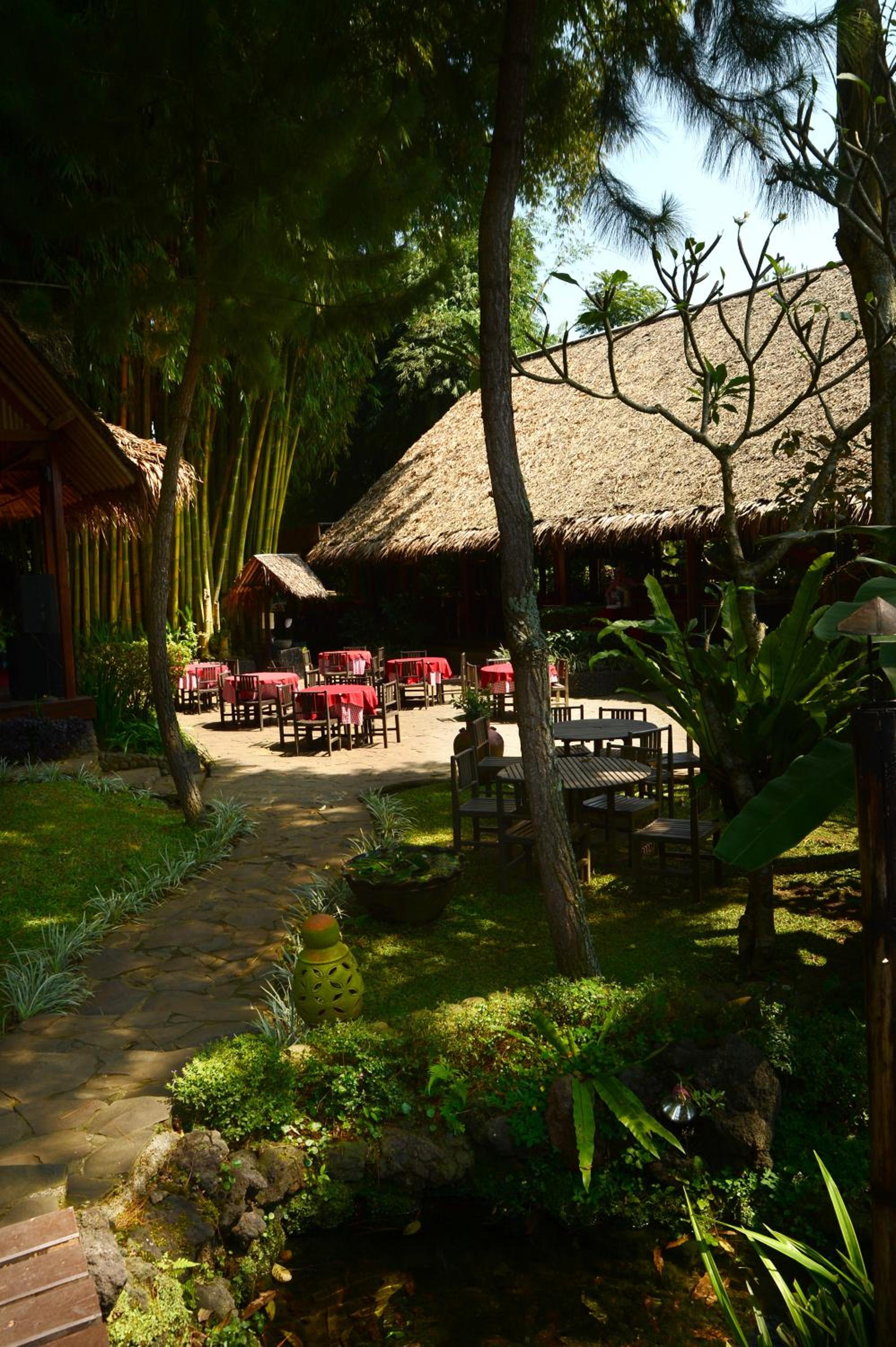 Kampung Sampireun Resort & Spa