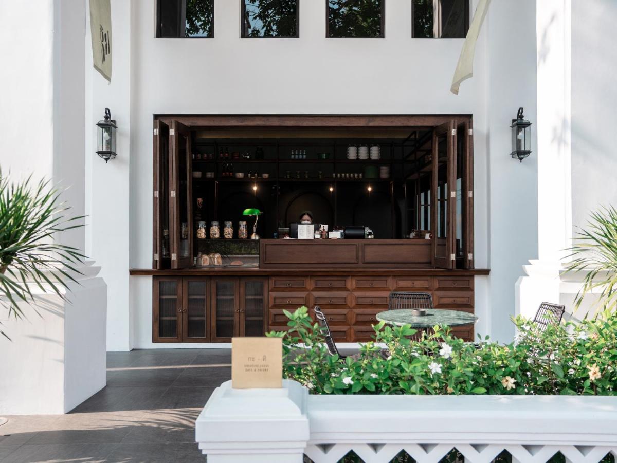outdoor BBQ area