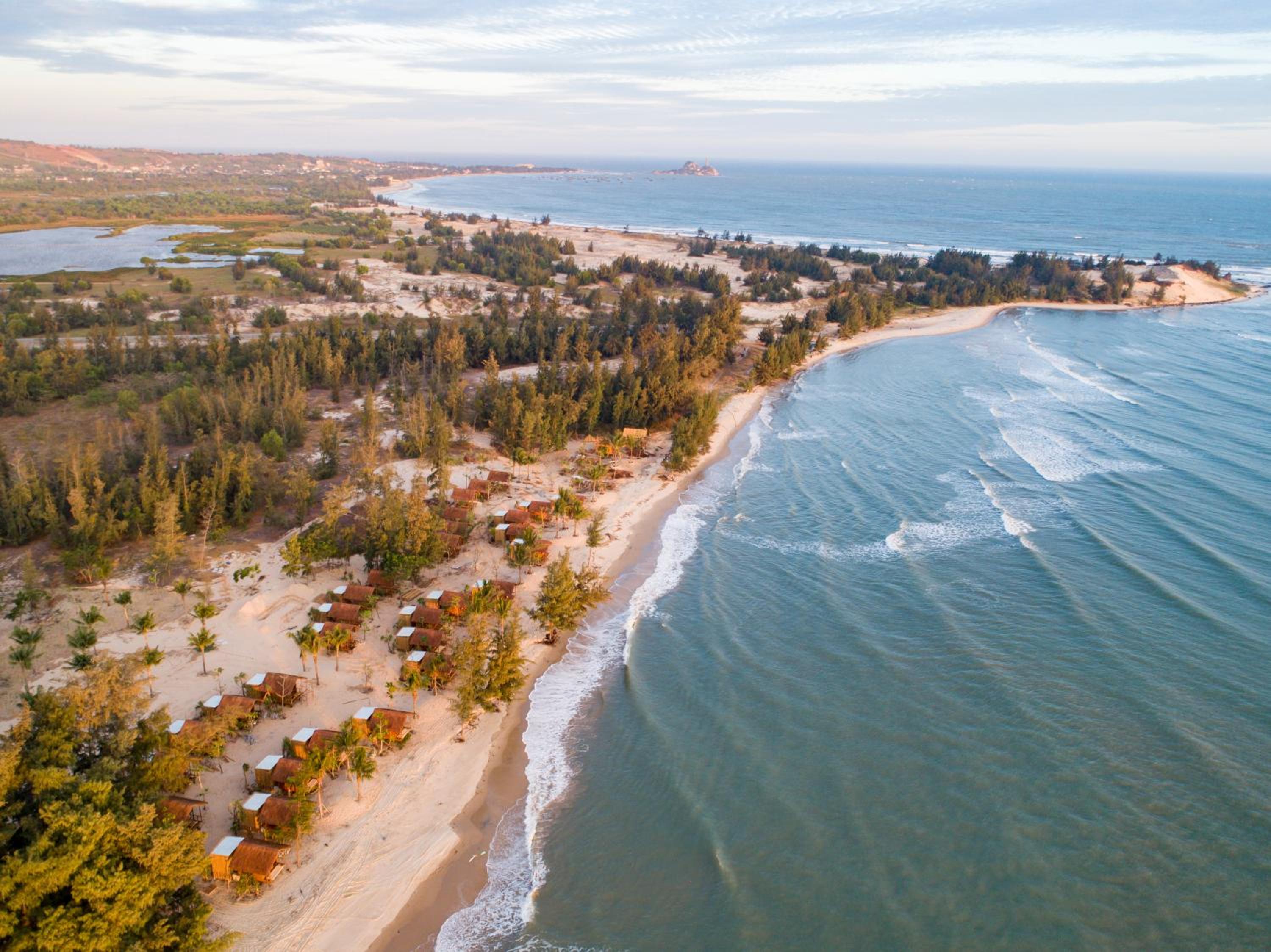 Hola Beach - Beach Club & Eco Glamping Resort view 4