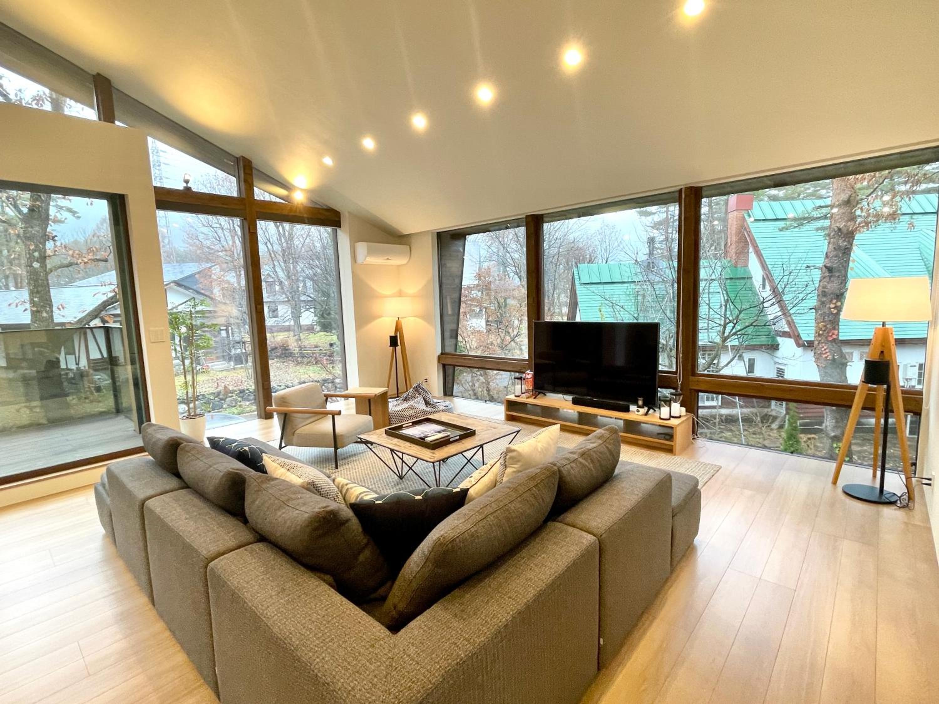 Ahiru Chalet by Hakuba White Fox Company view 5