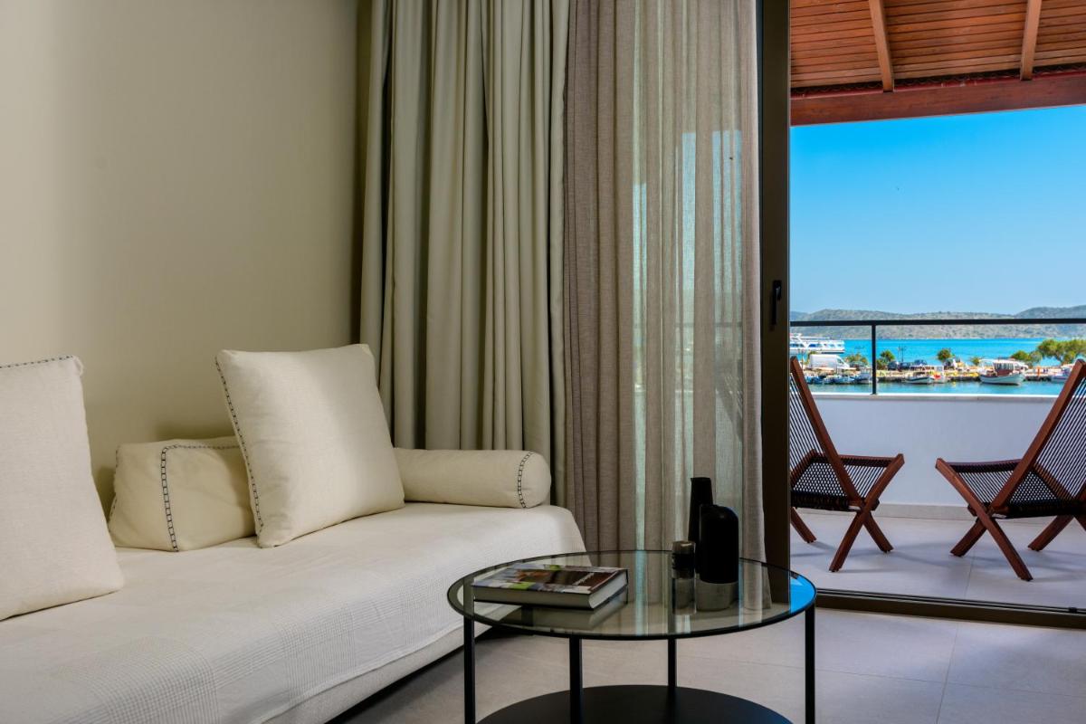 Apagio Project by Almelon Houses view 3