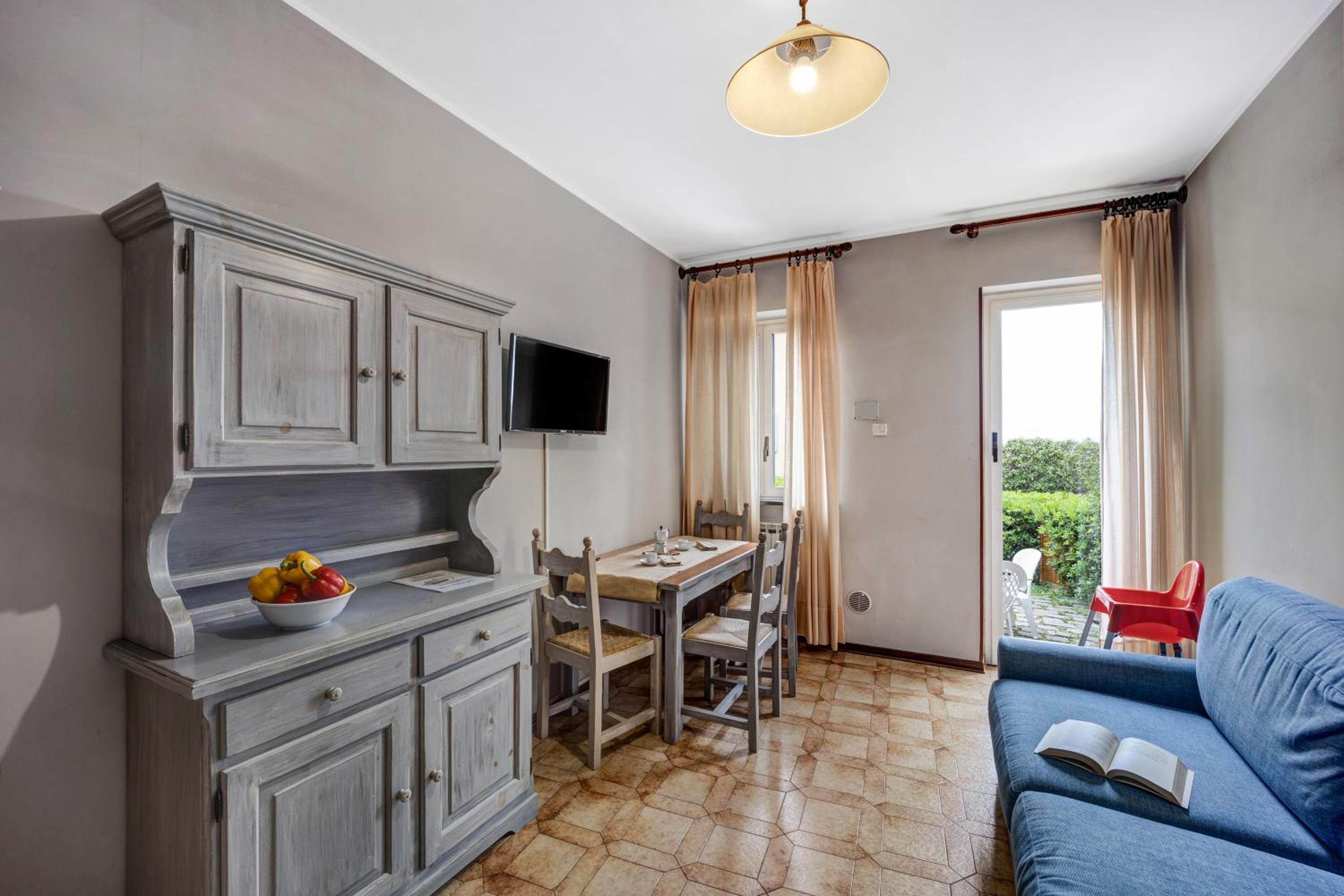 E2-2 bilocale superior Borgo Rovere view 4