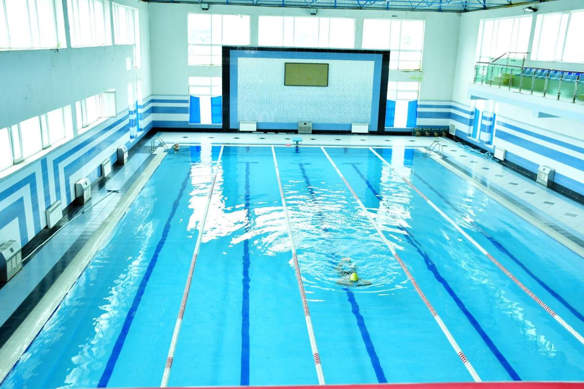 swimming pool