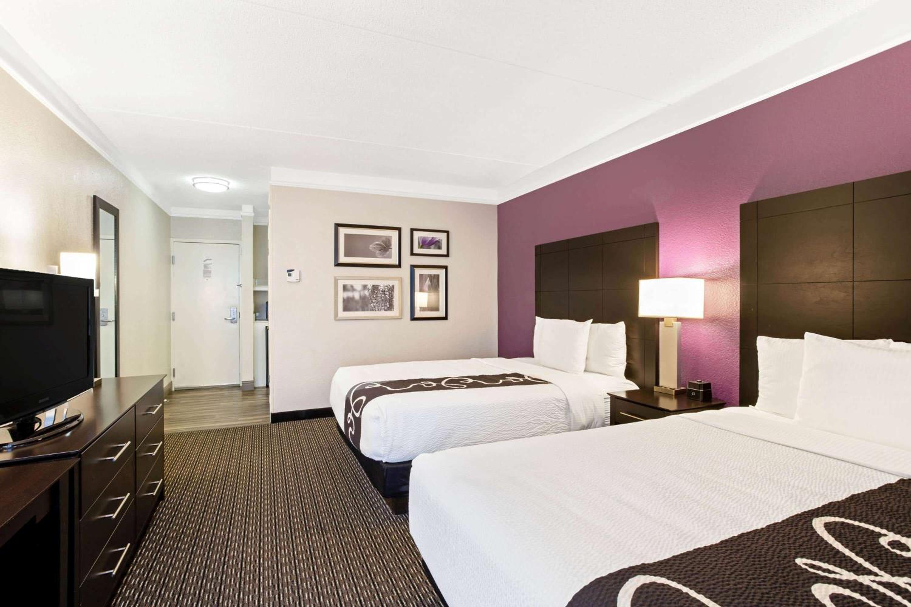 La Quinta by Wyndham Boston-Andover - Property Image 2