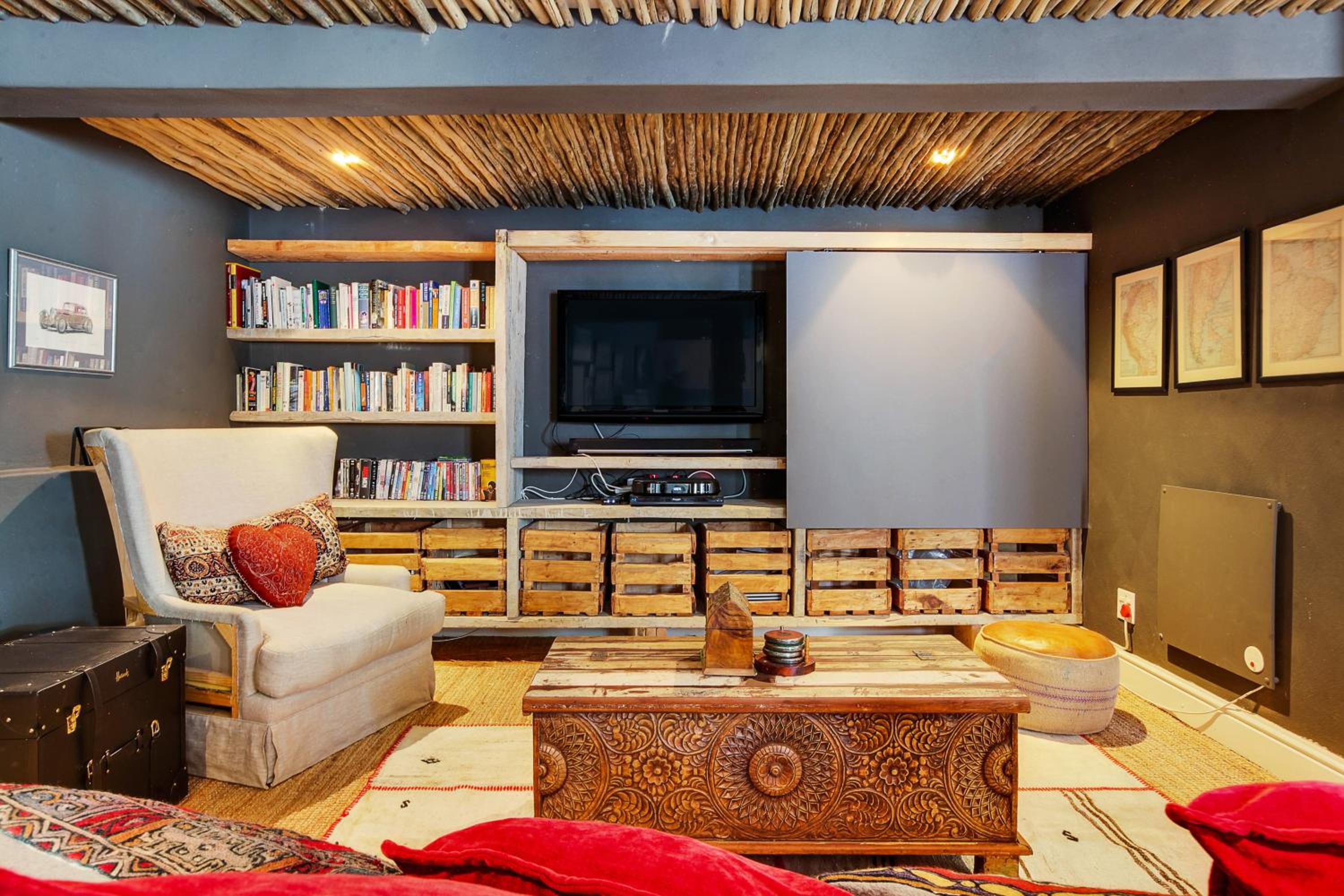 Solar-Powered Table Mountain Retreat