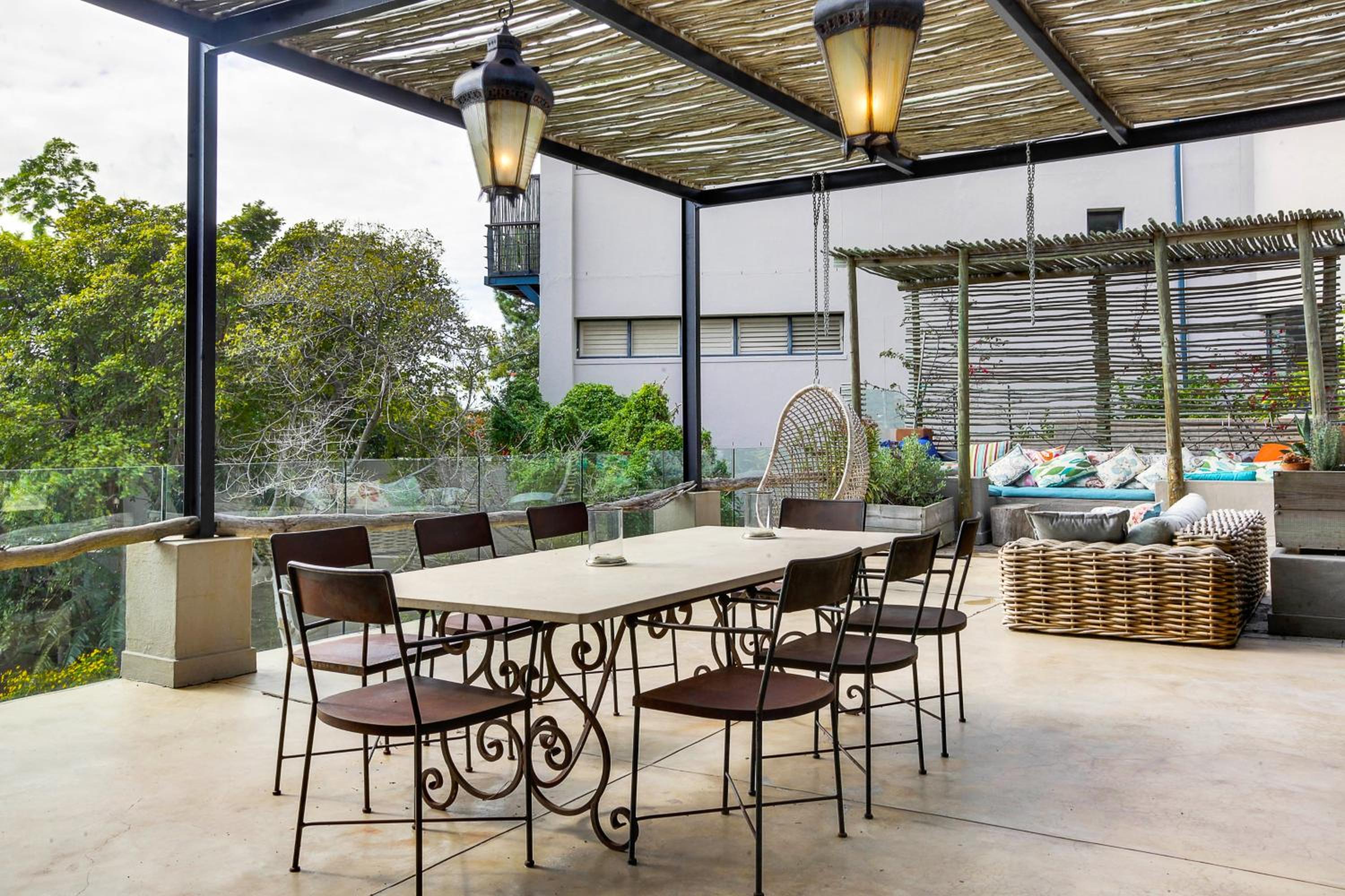 Solar-Powered Table Mountain Retreat