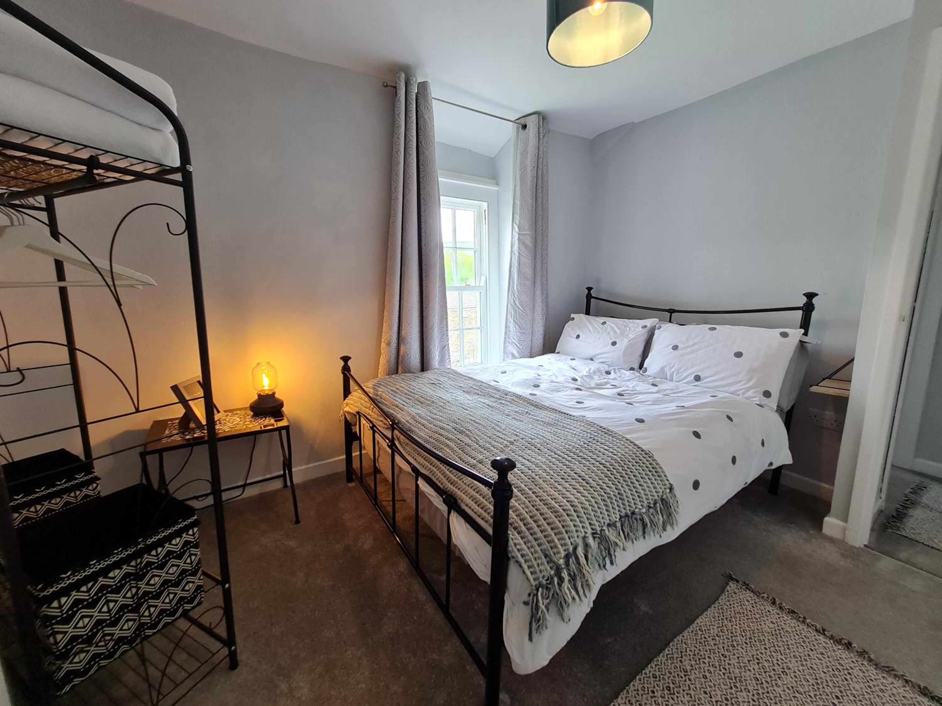 Picturesque 2 Bedroom Miners Cottage Near Bike Park Wales & Brecon Beacons view 2
