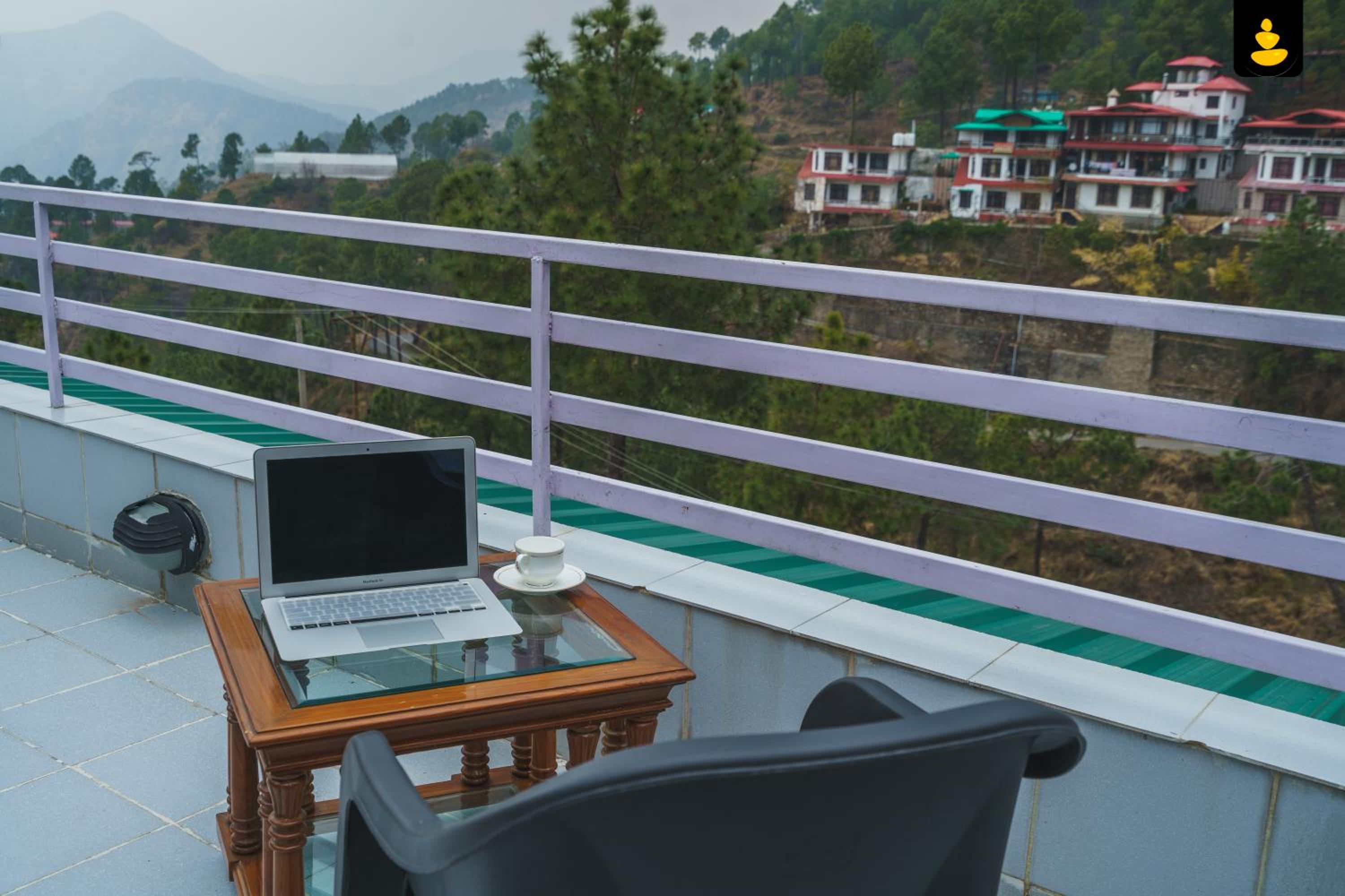 LivingStone, Chail view 3