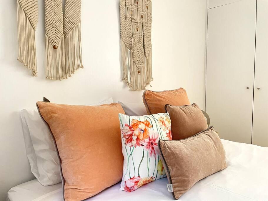 Vila Rosário 3 studios with Patio by Homeful Homes view 4