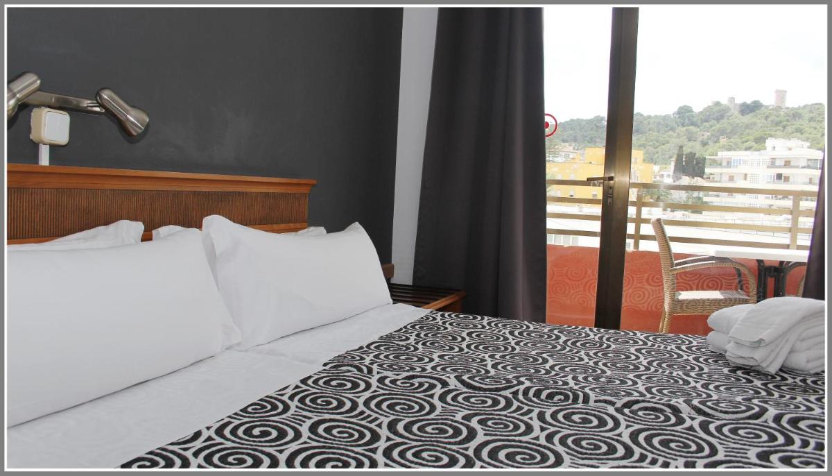 Apartamentos Gomila Park