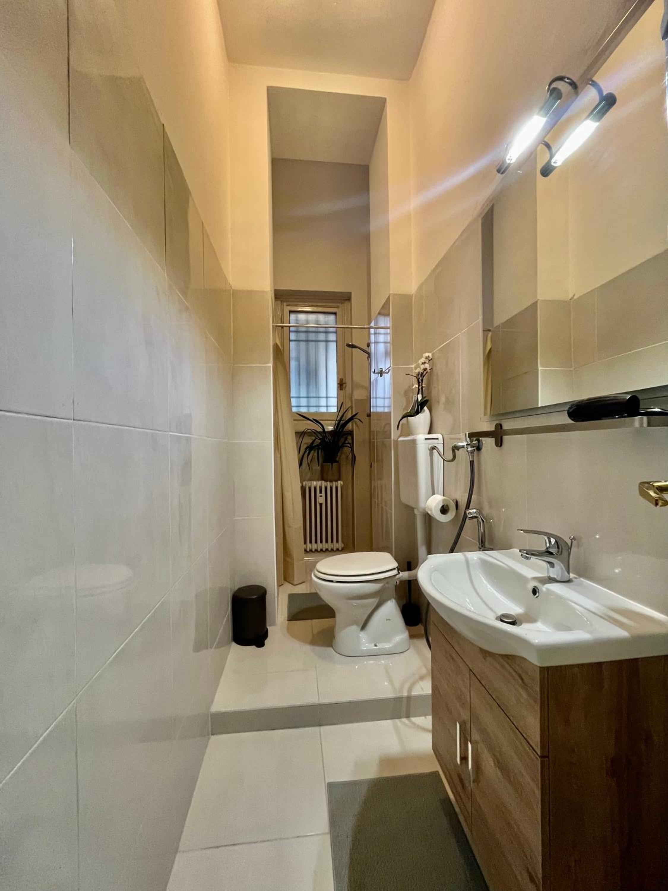 Central Apartment en Milan — bathroom