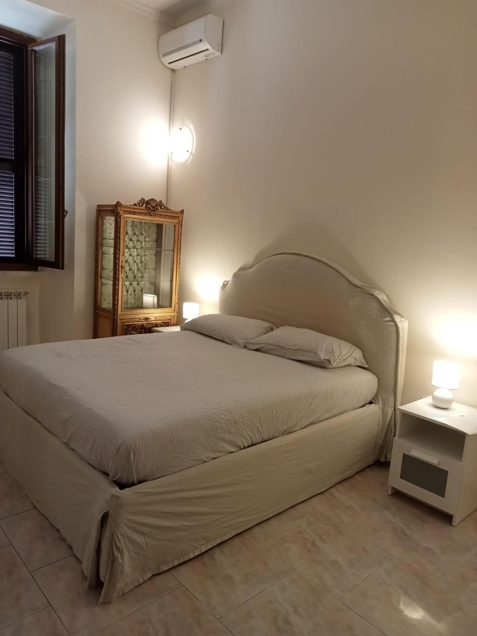 WHOLE HOLIDAY HOME APARTMENT FANTASTIC CIVITAVECCHIA da Pamino & Priscilla con due Camere letto!