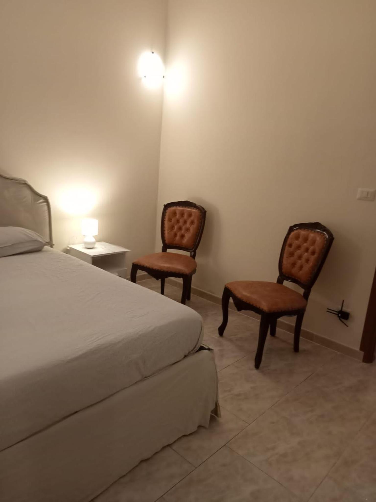 WHOLE HOLIDAY HOME APARTMENT FANTASTIC CIVITAVECCHIA da Pamino & Priscilla con due Camere letto!