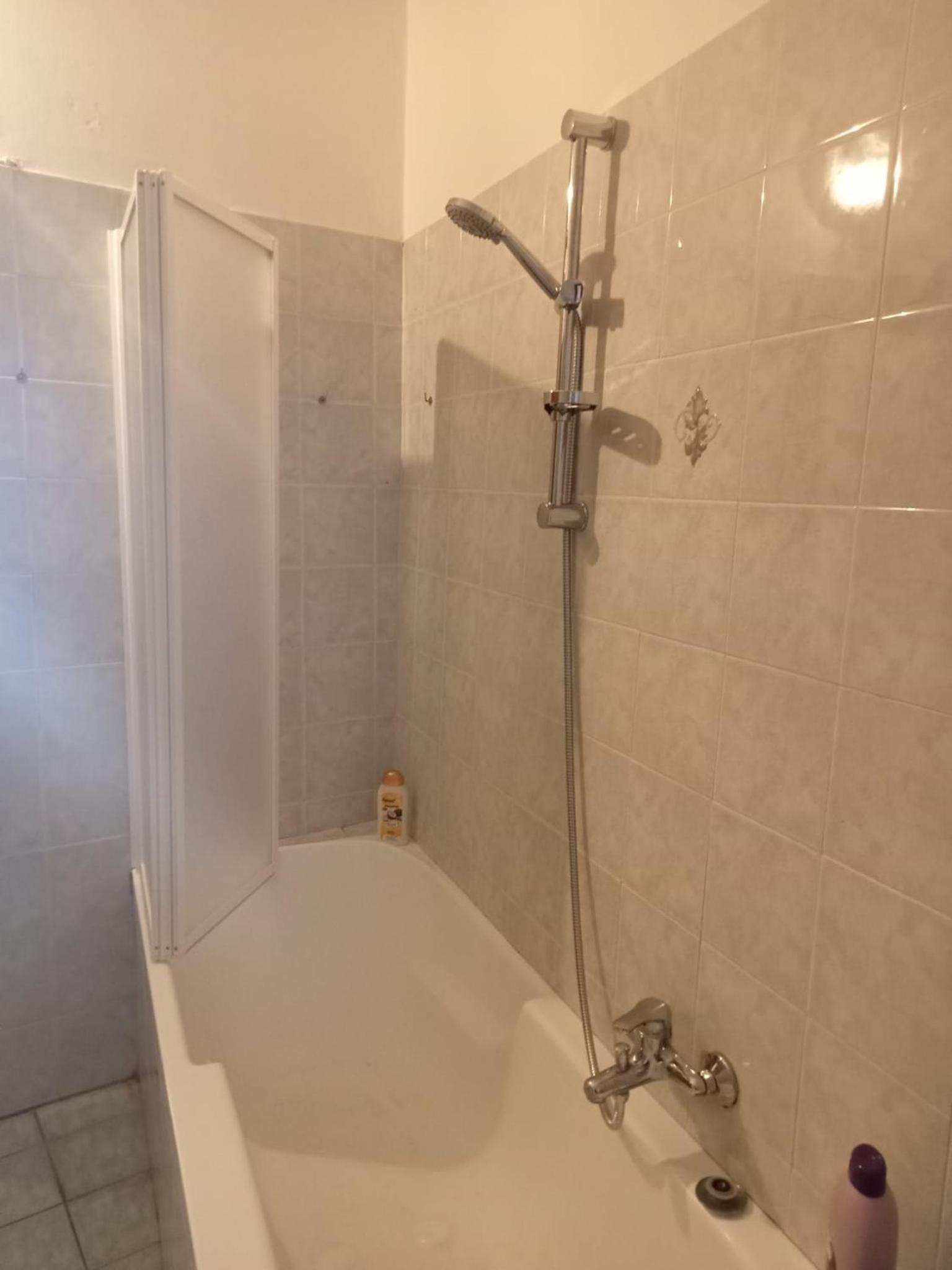 WHOLE HOLIDAY HOME APARTMENT FANTASTIC CIVITAVECCHIA da Pamino & Priscilla con due Camere letto!