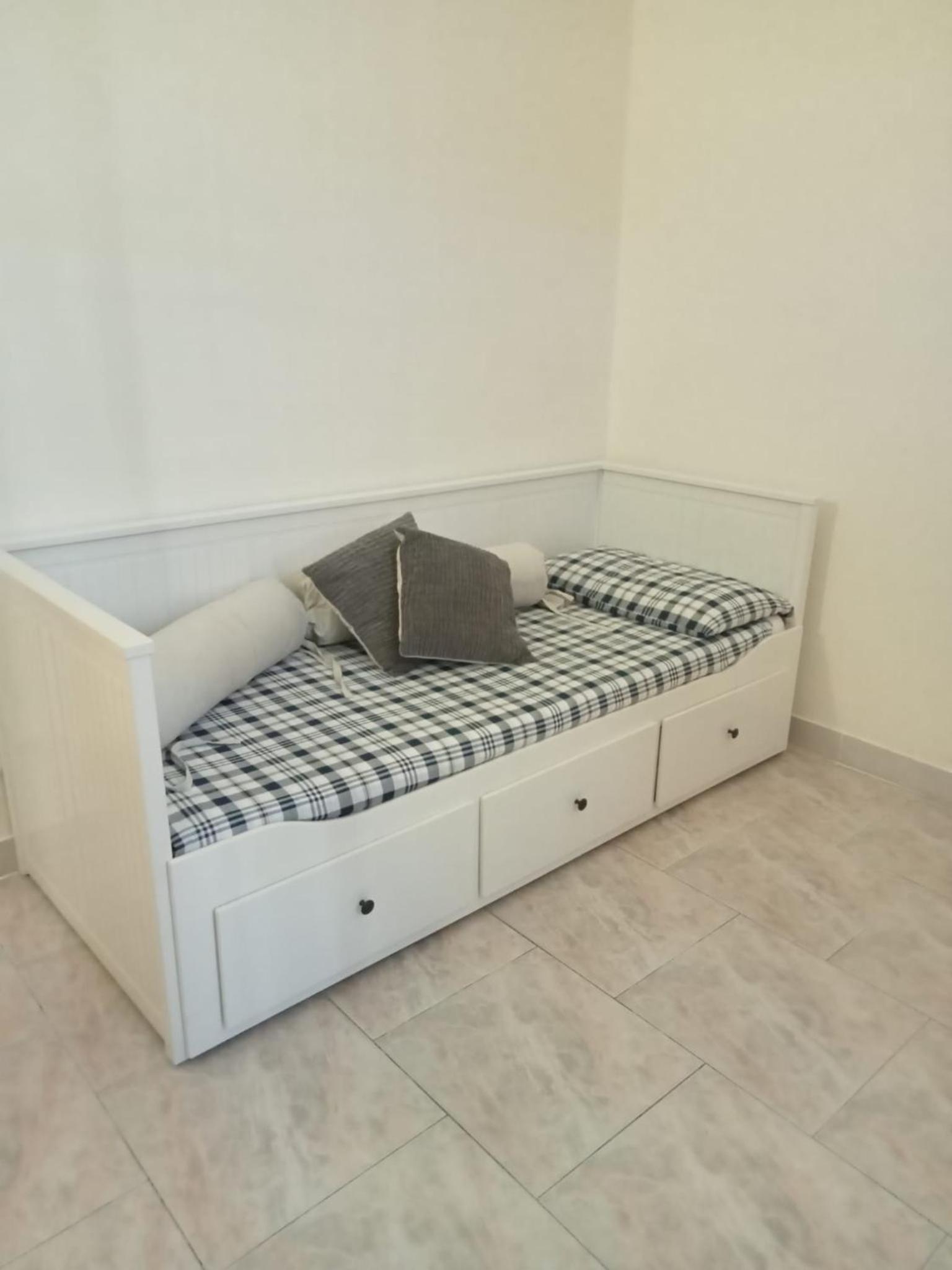 WHOLE HOLIDAY HOME APARTMENT FANTASTIC CIVITAVECCHIA da Pamino & Priscilla con due Camere letto!