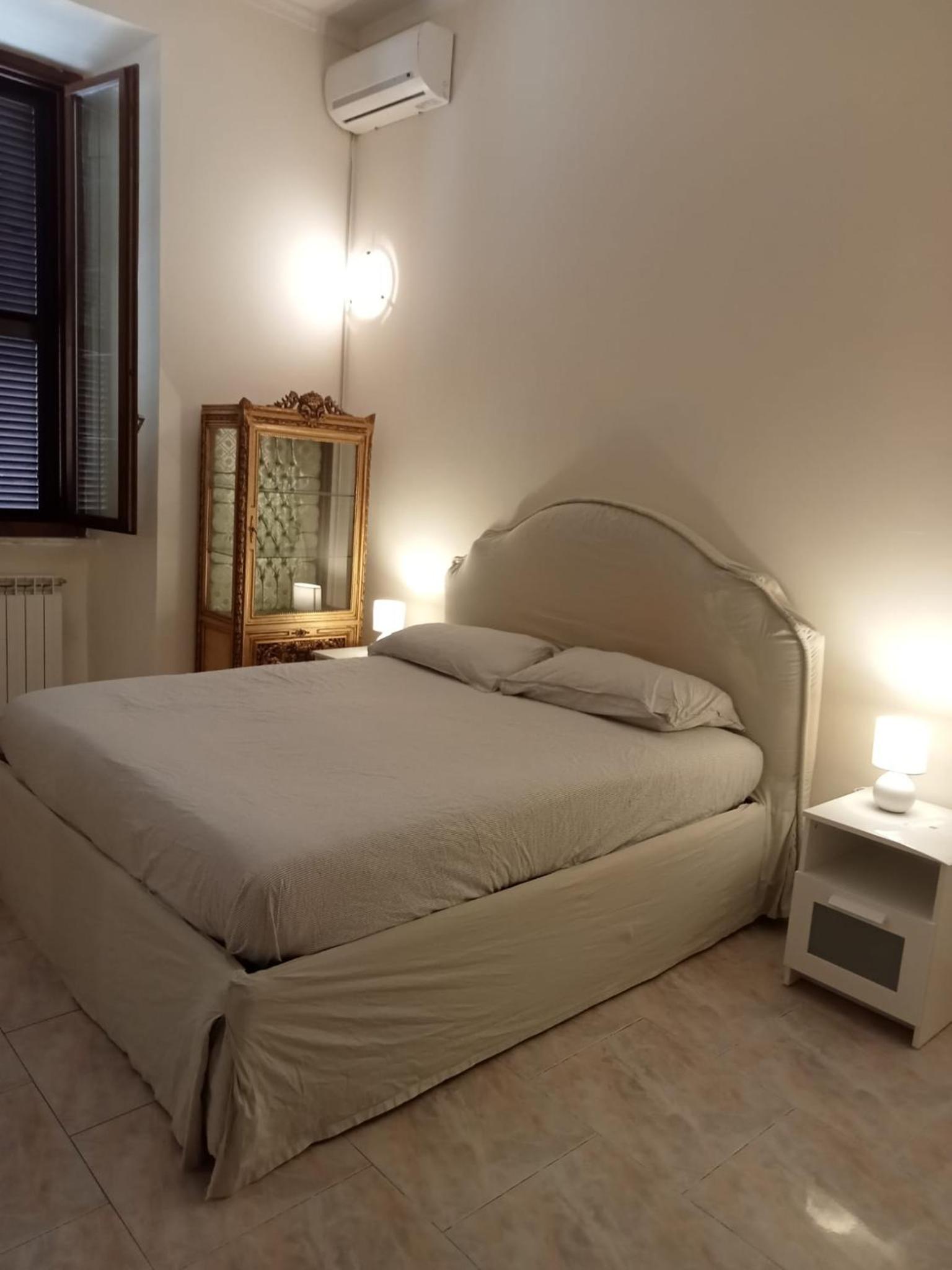 WHOLE HOLIDAY HOME APARTMENT FANTASTIC CIVITAVECCHIA da Pamino & Priscilla con due Camere letto!