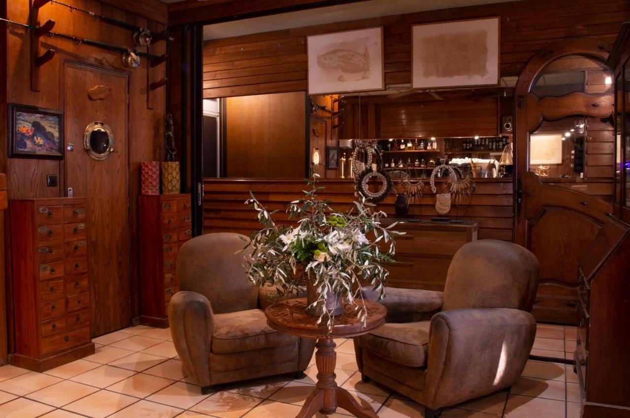 hotel reception