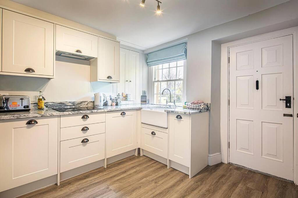 The Aubrey - a gorgeous converted 17th Century Grade II listed bolthole in Bakewell view 5