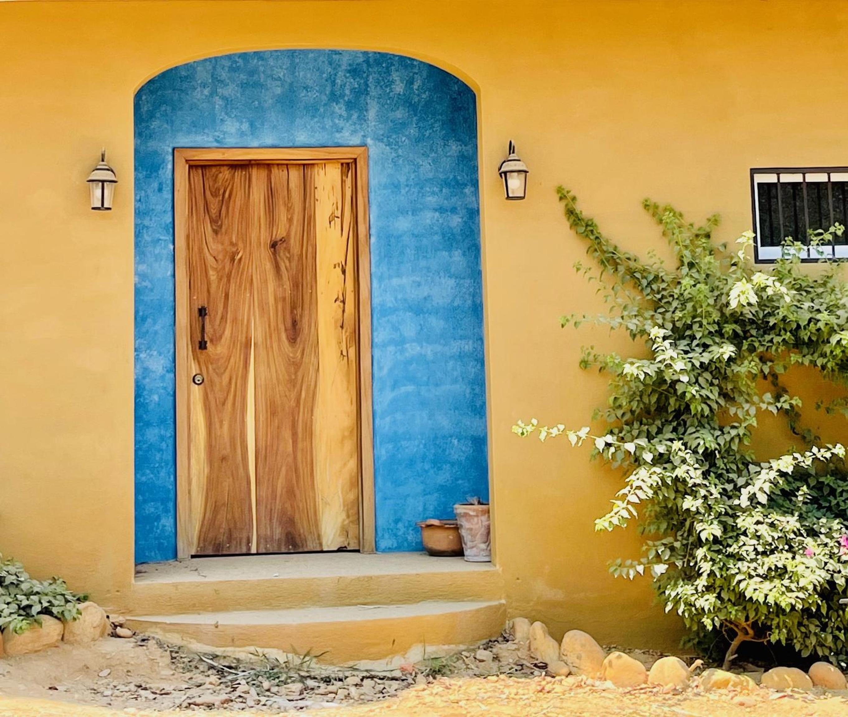 Bonobo House for 5 & Loft for 2- your best Puerto options! view 4