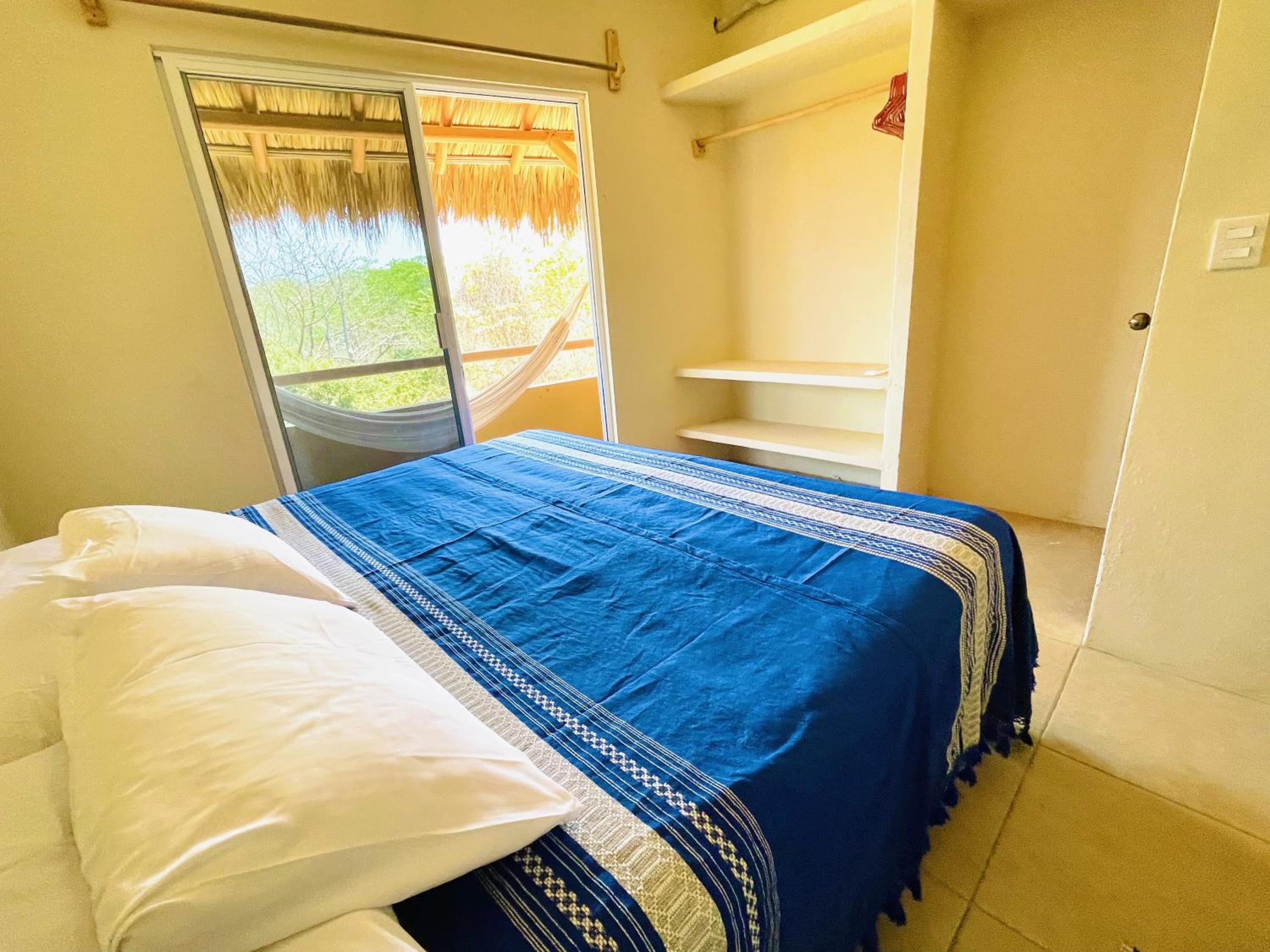 Bonobo House for 5 & Loft for 2- your best Puerto options! view 5