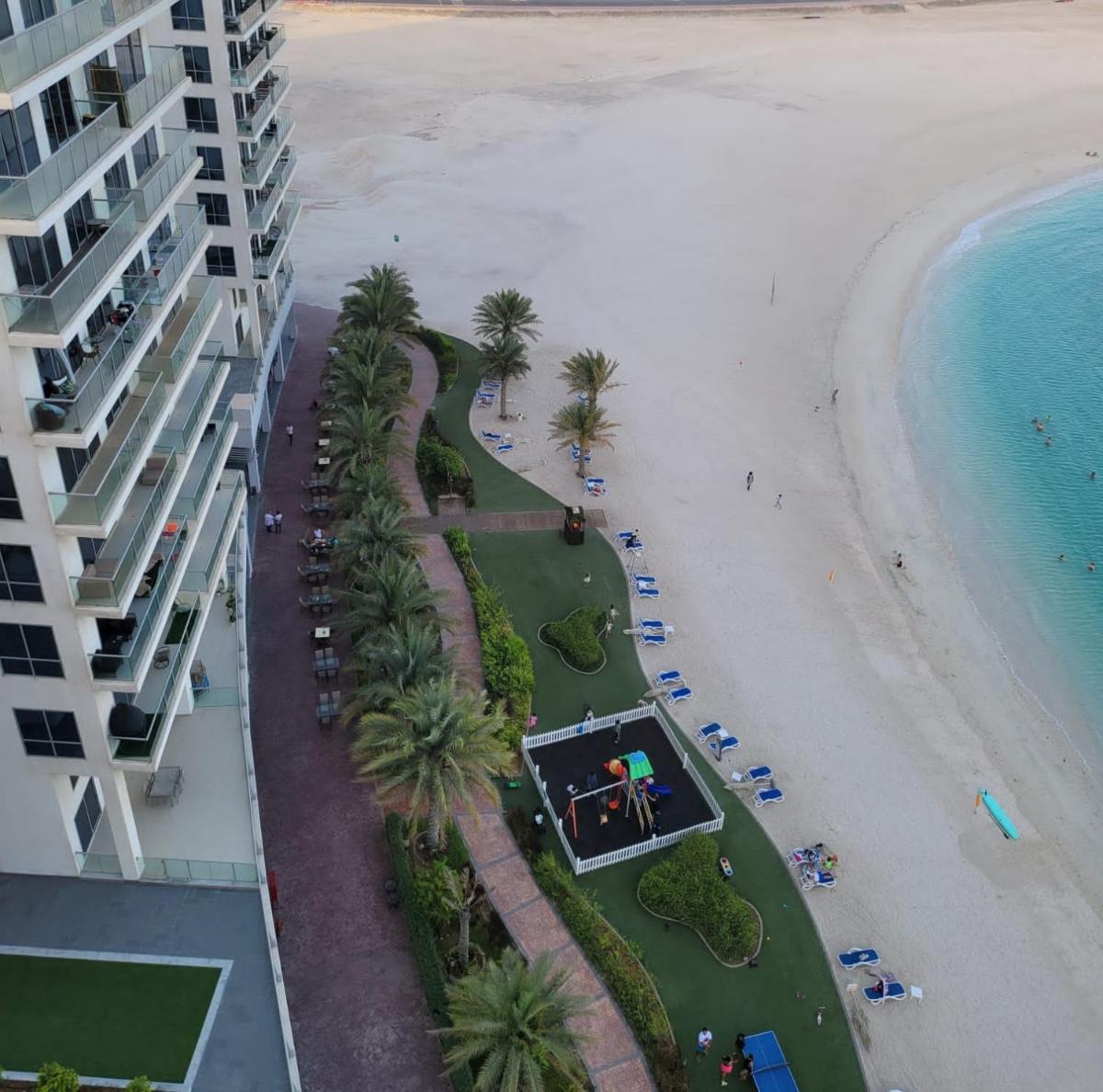 Summer By The Sea Ultra Luxe 1 bedroom Apartment with a private beach - Al Marjan Island