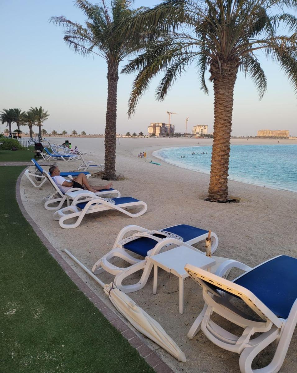 Summer By The Sea Ultra Luxe 1 bedroom Apartment with a private beach - Al Marjan Island