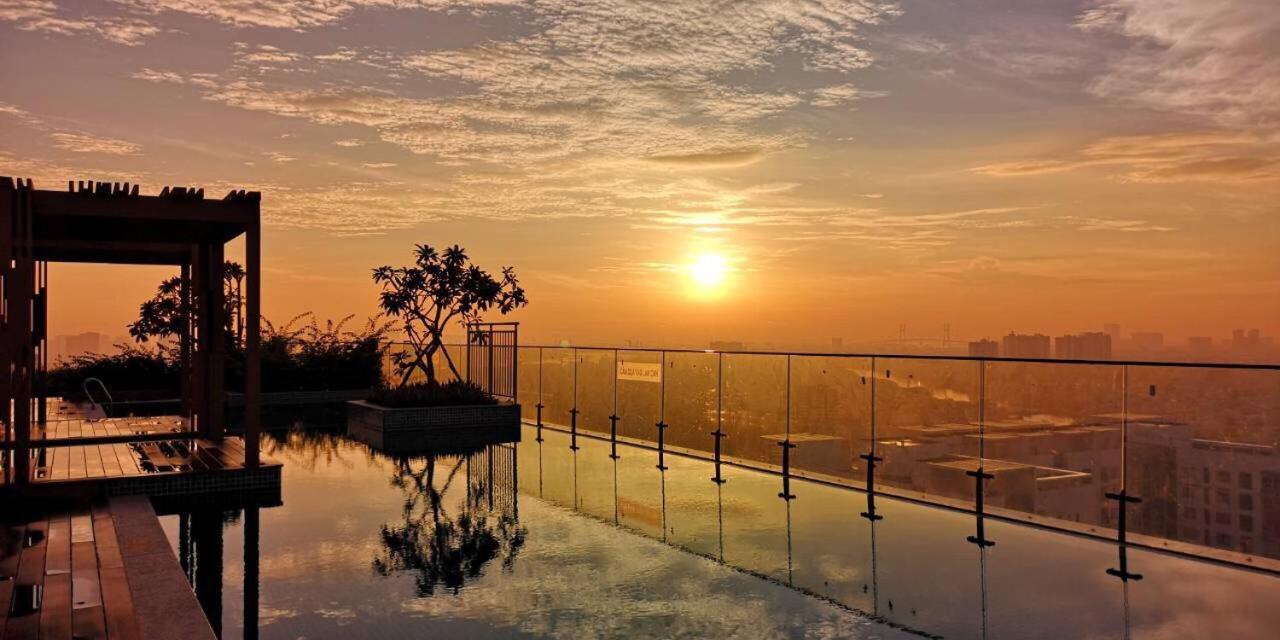 Luxury Gold Apartment 86 -Rooftop Pool Central City