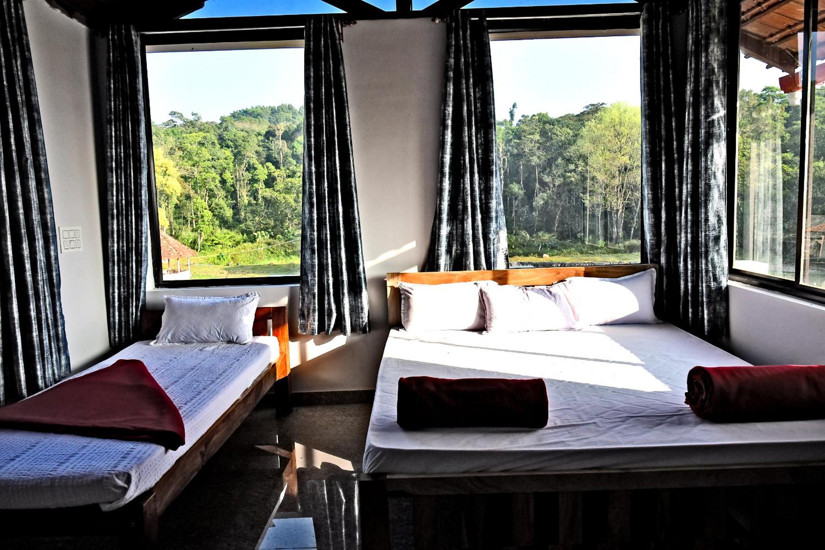Sirimane Homestay - Water Activities, Home Food, Trek & falls