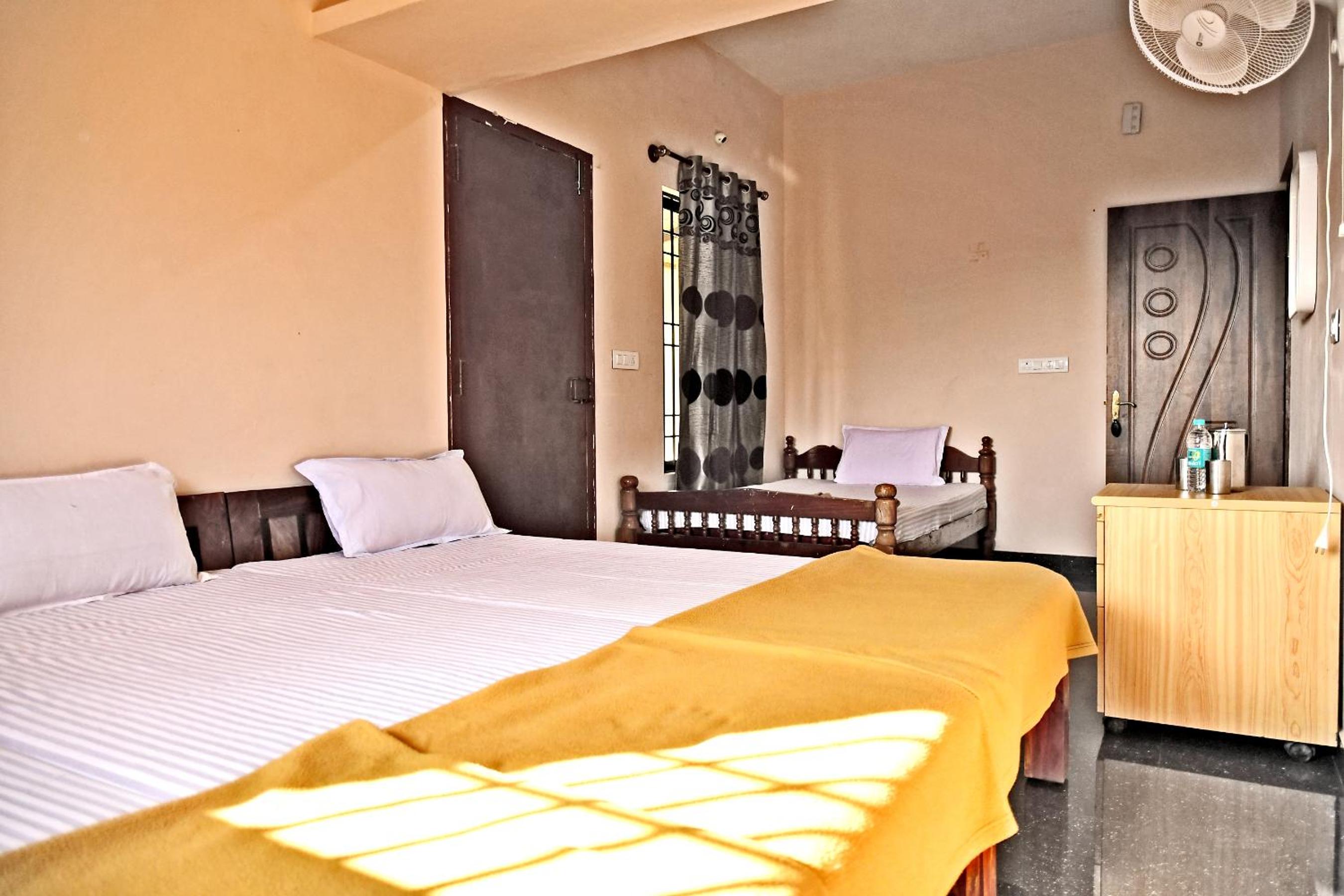 Sirimane Homestay - Water Activities, Home Food, Trek & falls