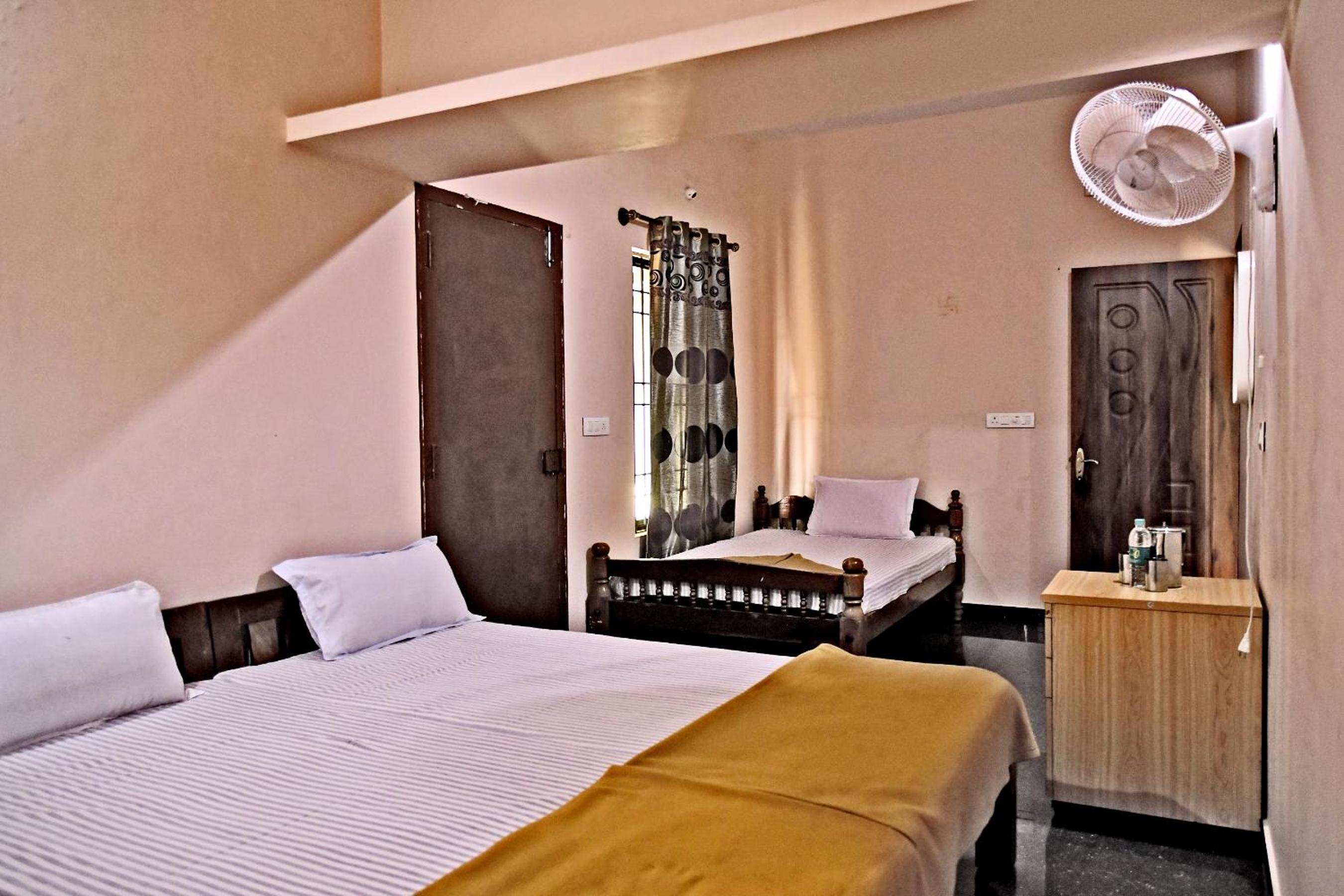 Sirimane Homestay - Water Activities, Home Food, Trek & falls