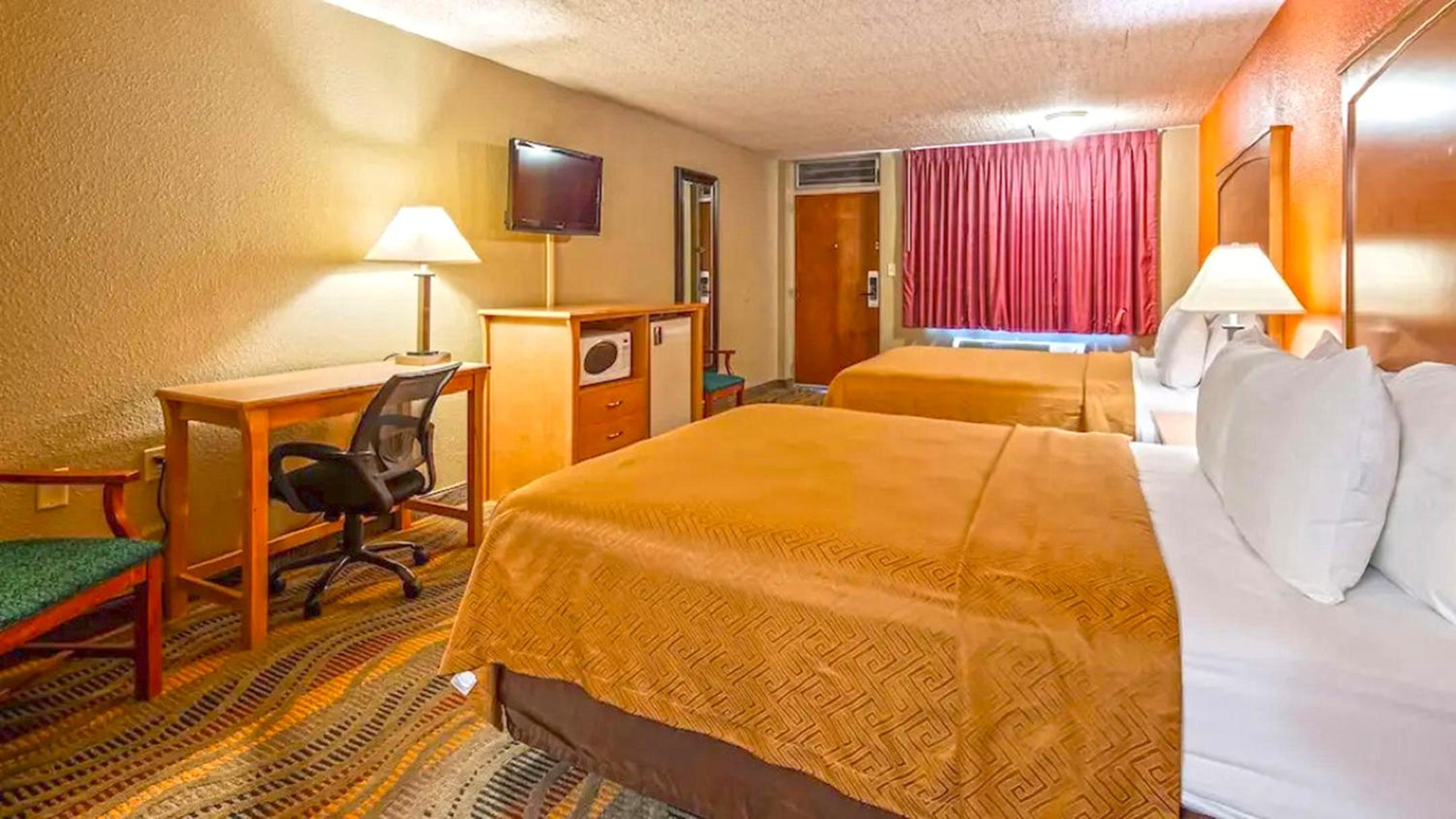 Salina Vacations - Marifah Inn Salina - Property Image 2