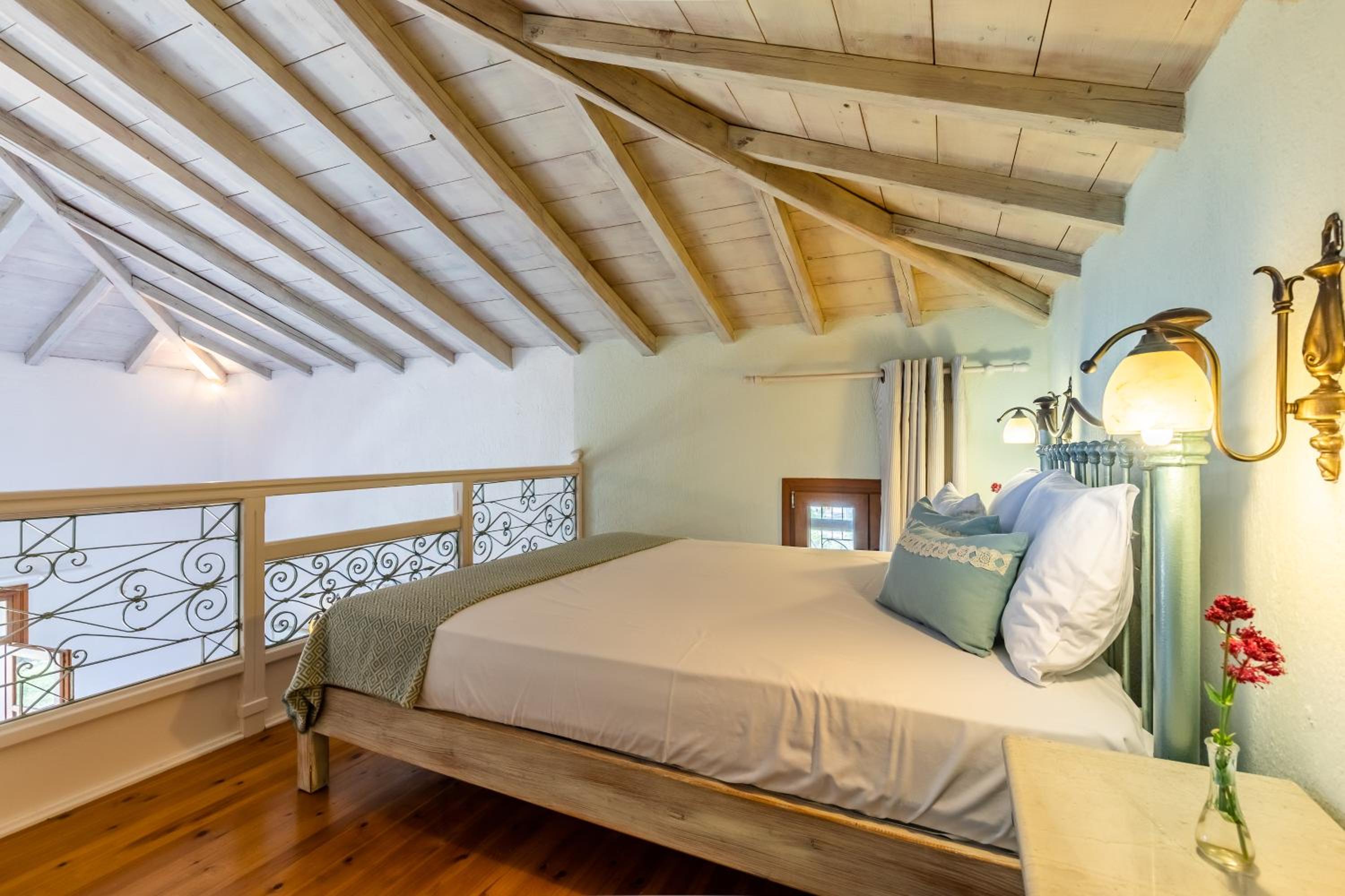 Irida Skopelos