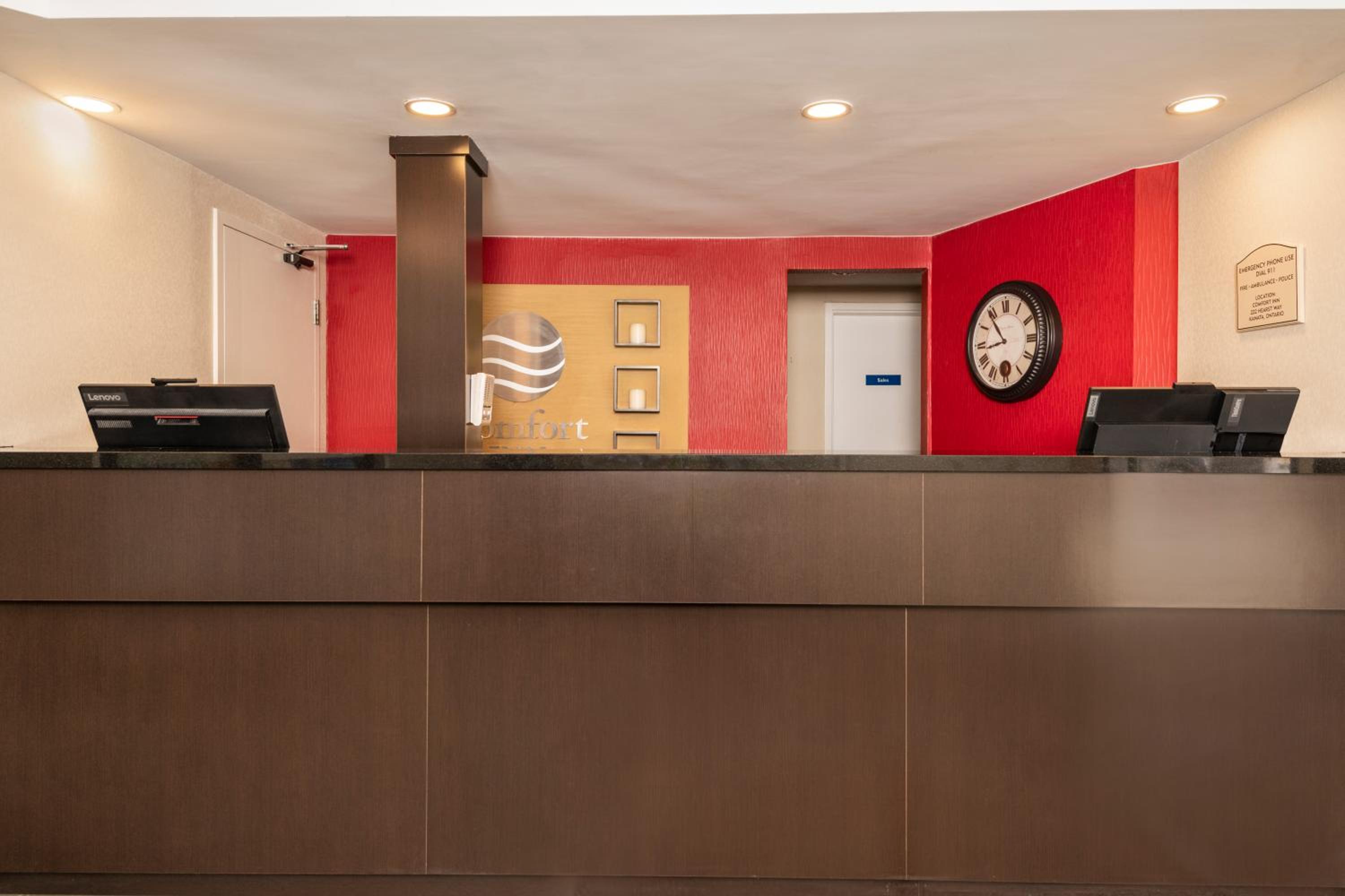 Comfort Inn West