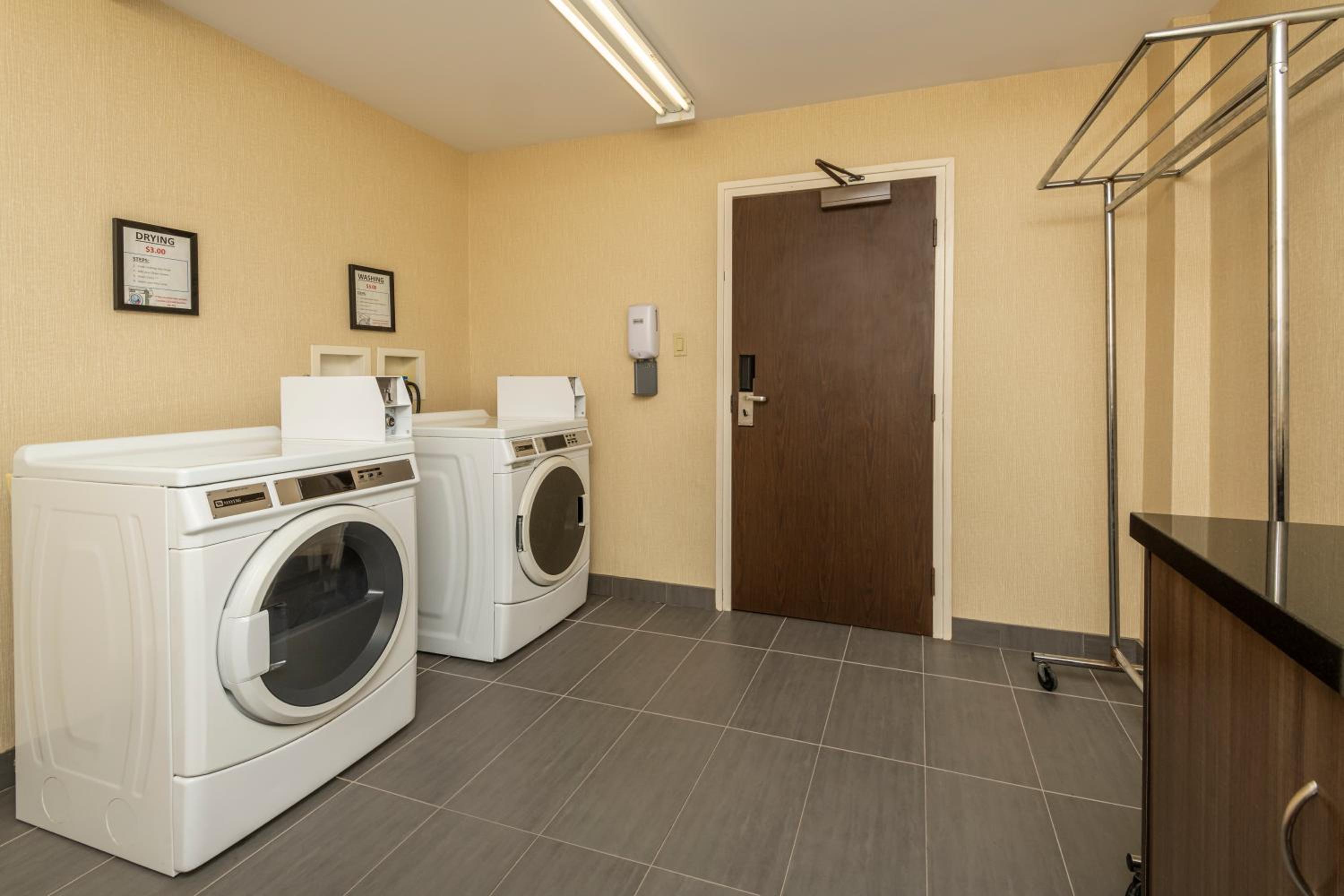 Comfort Inn West