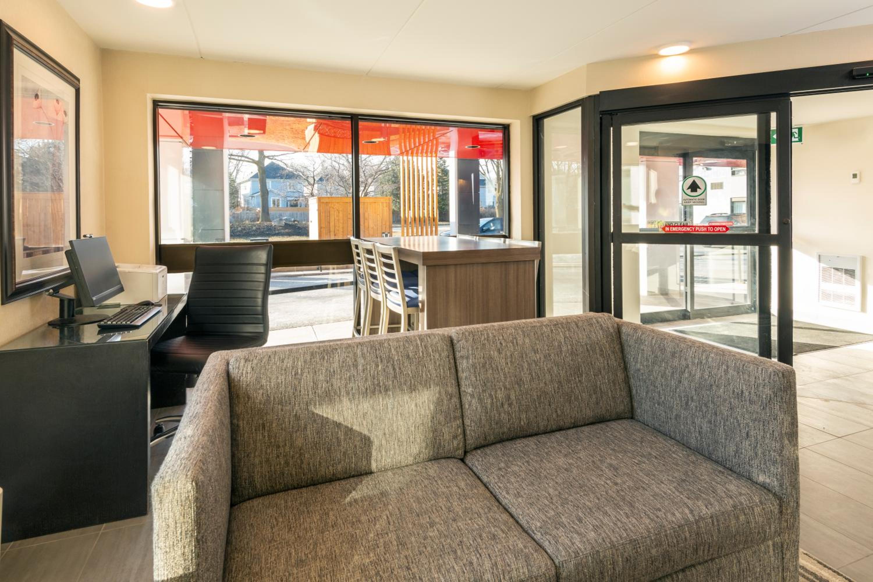 Comfort Inn West