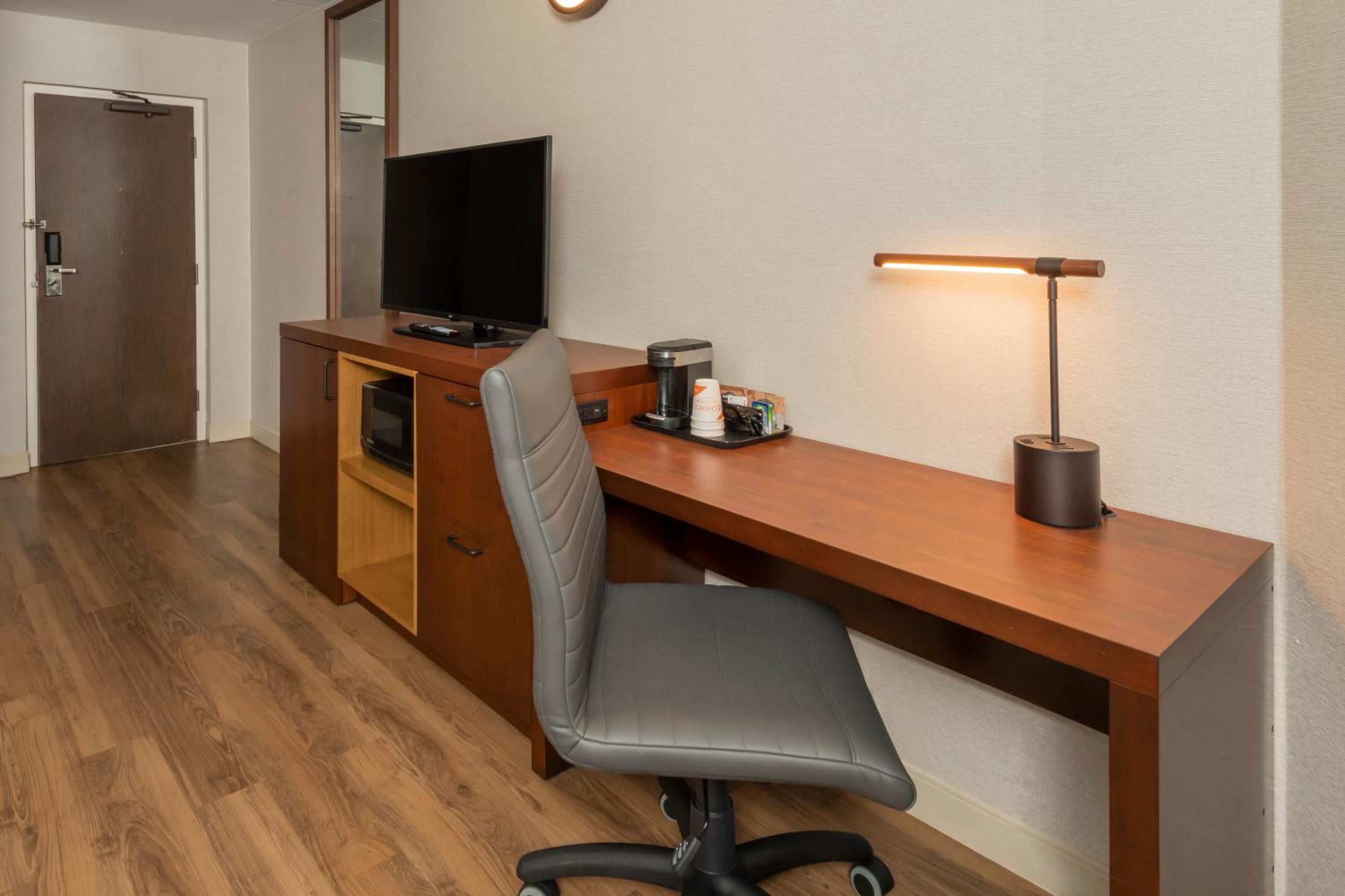Comfort Inn West