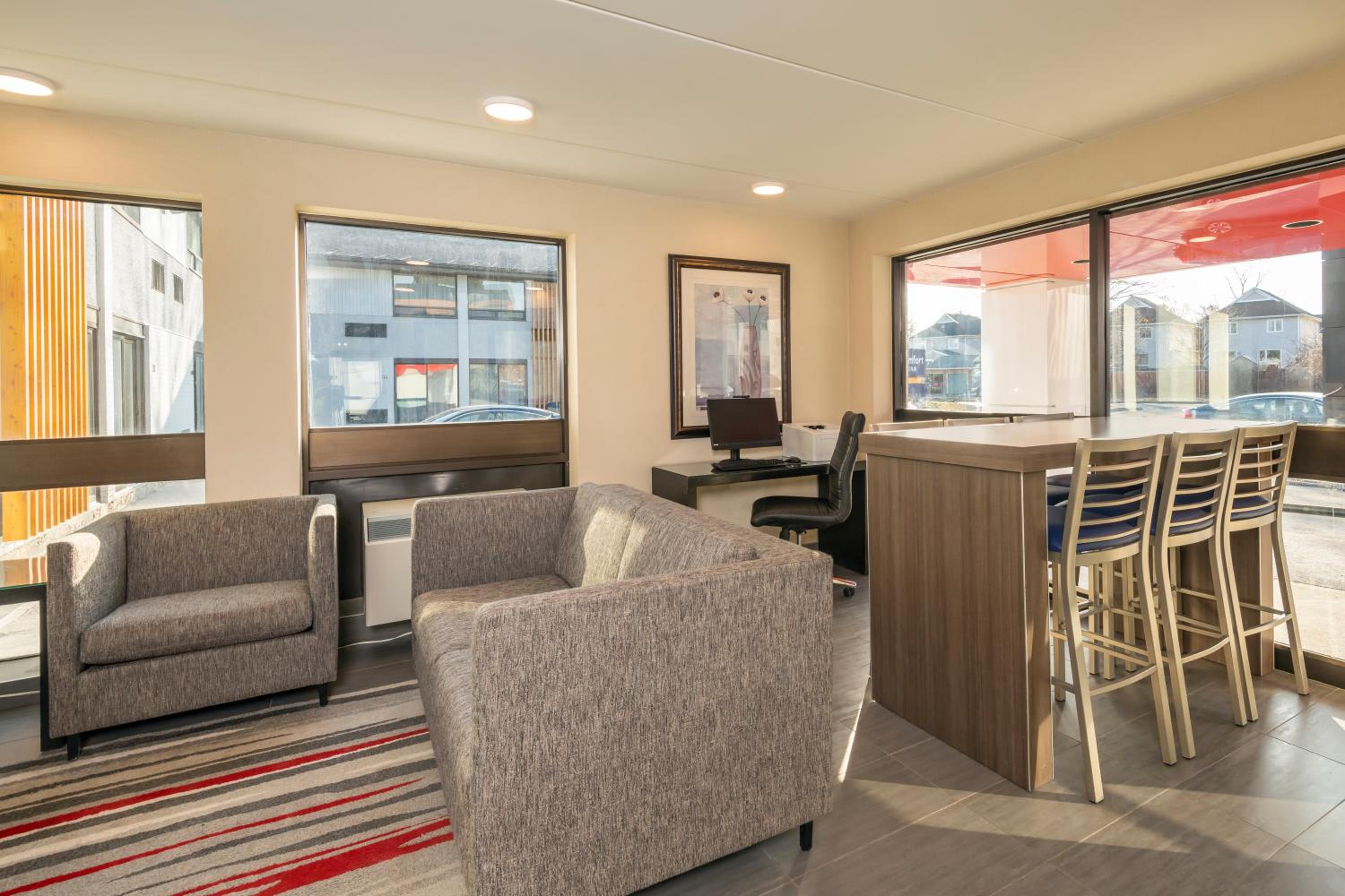 Comfort Inn West