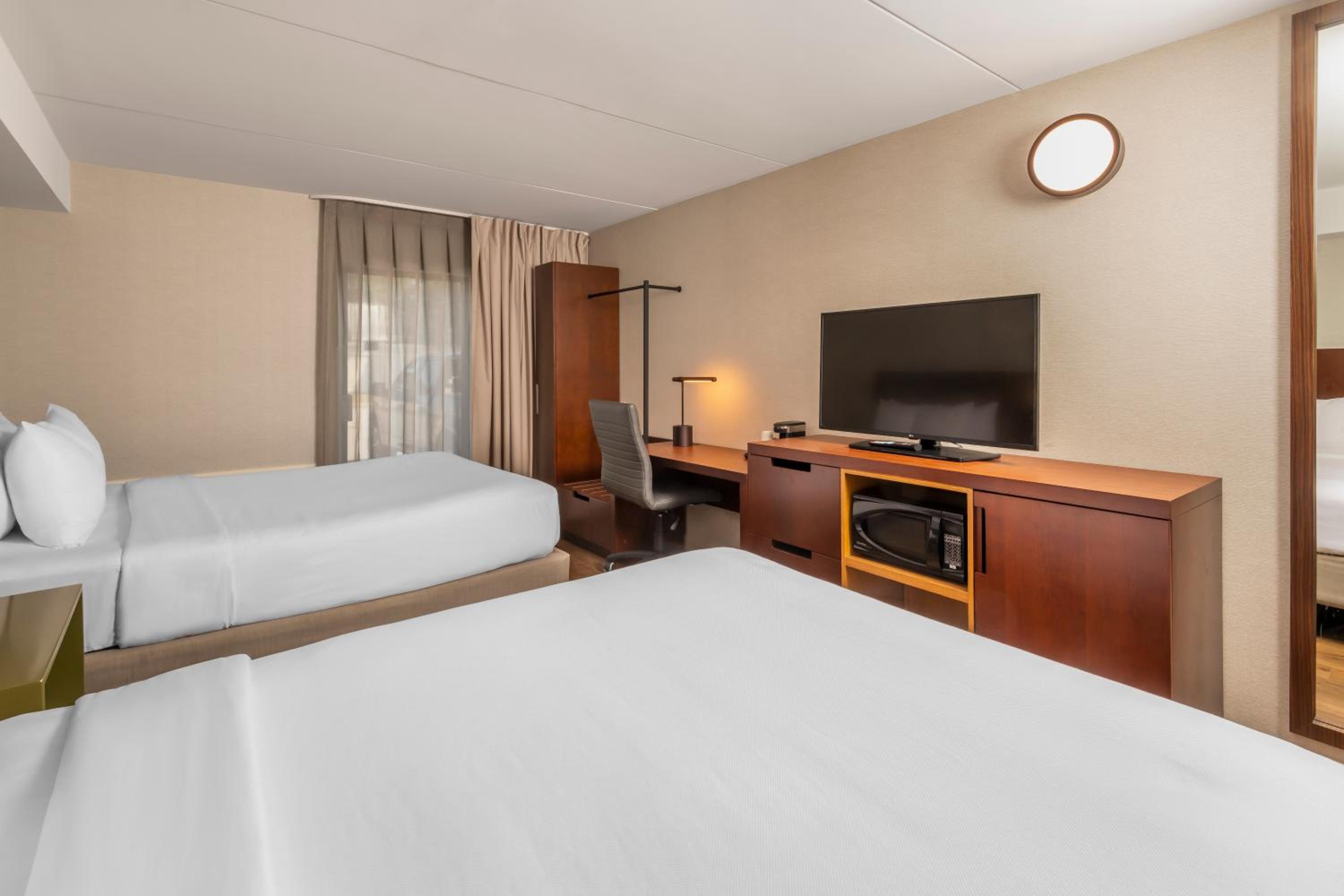 Comfort Inn West