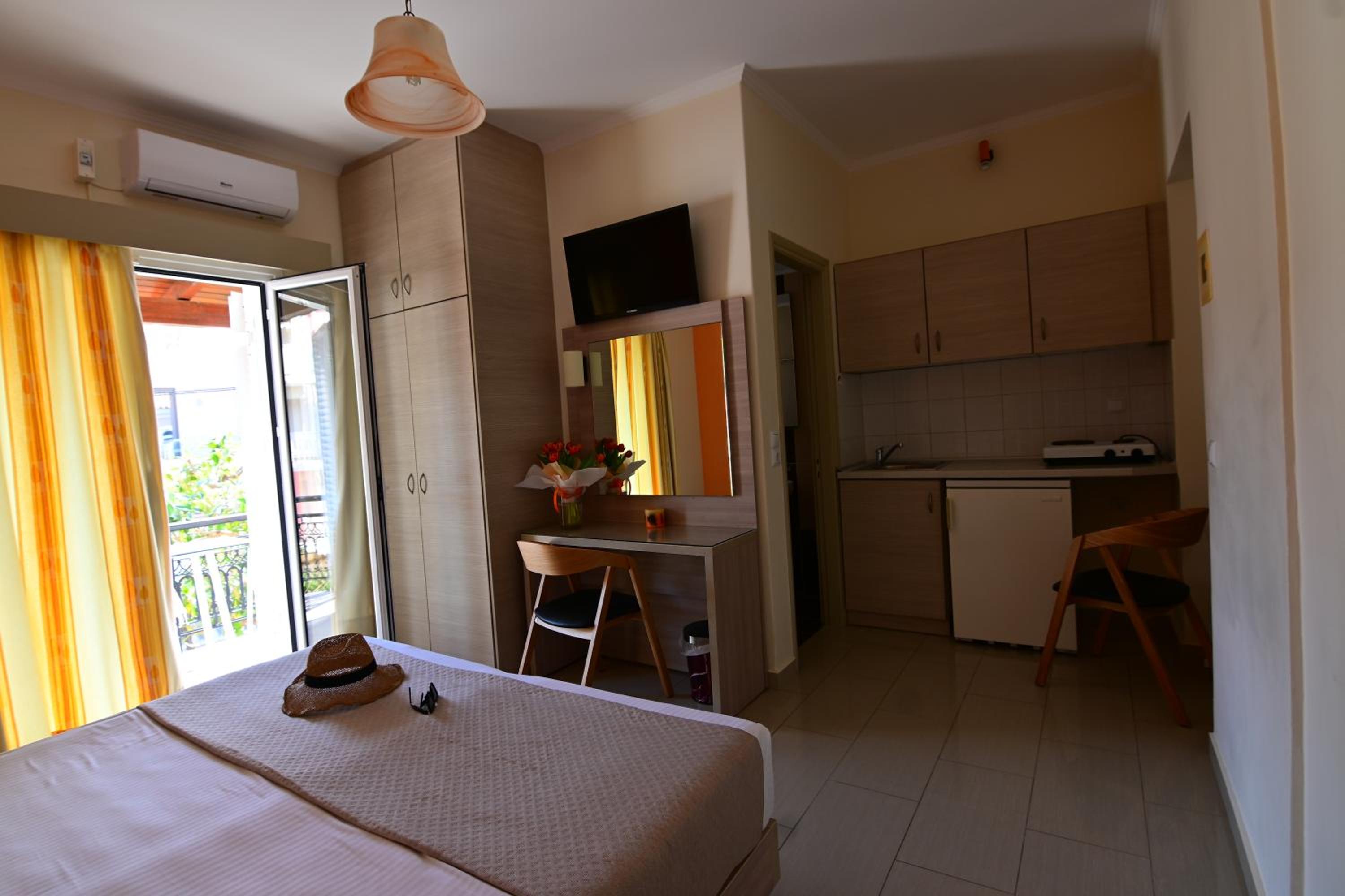 Nadia's Studios & Apartments in Argasi, Sea-View photo 3