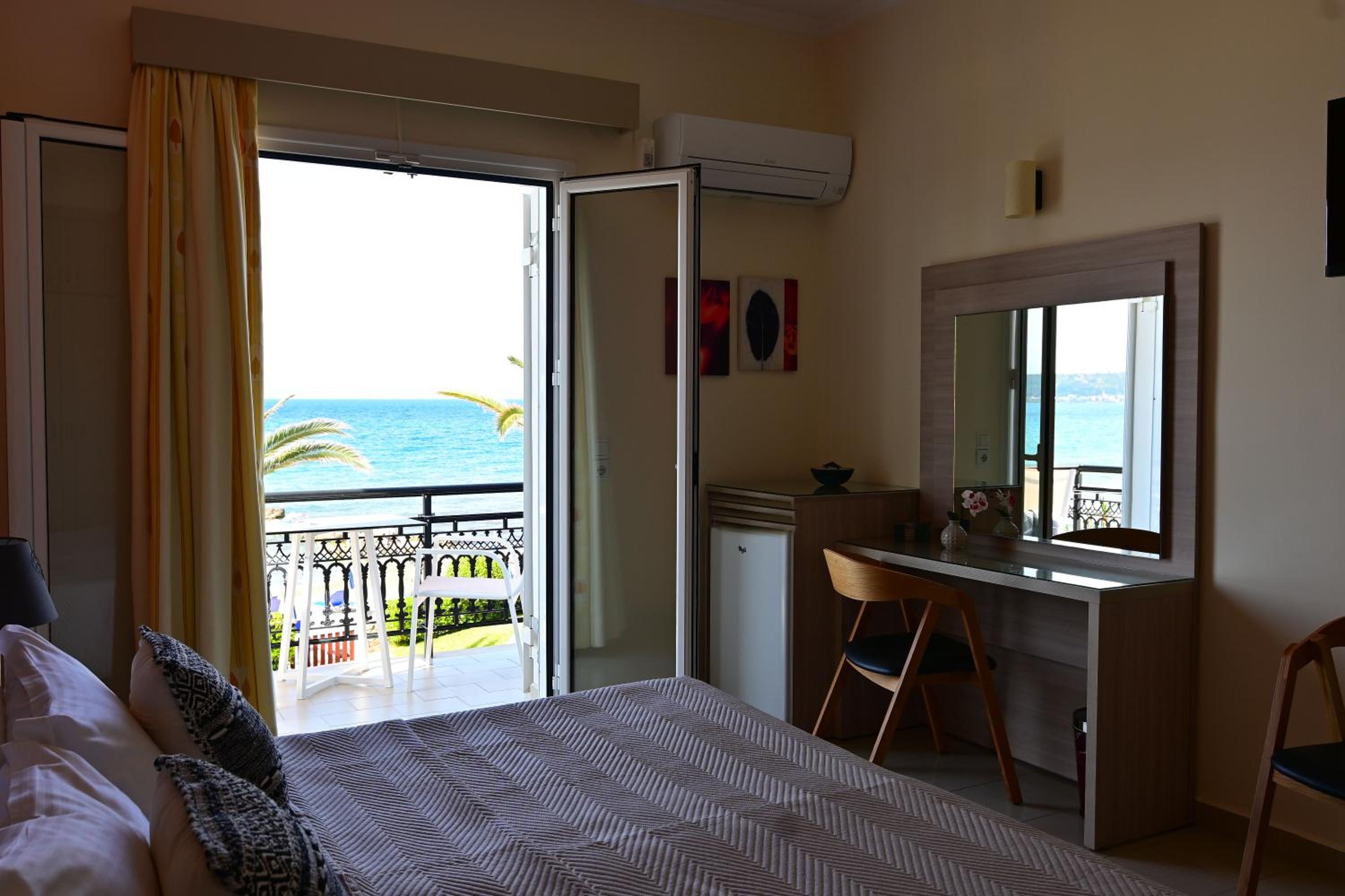 Nadia's Studios & Apartments in Argasi, Sea-View