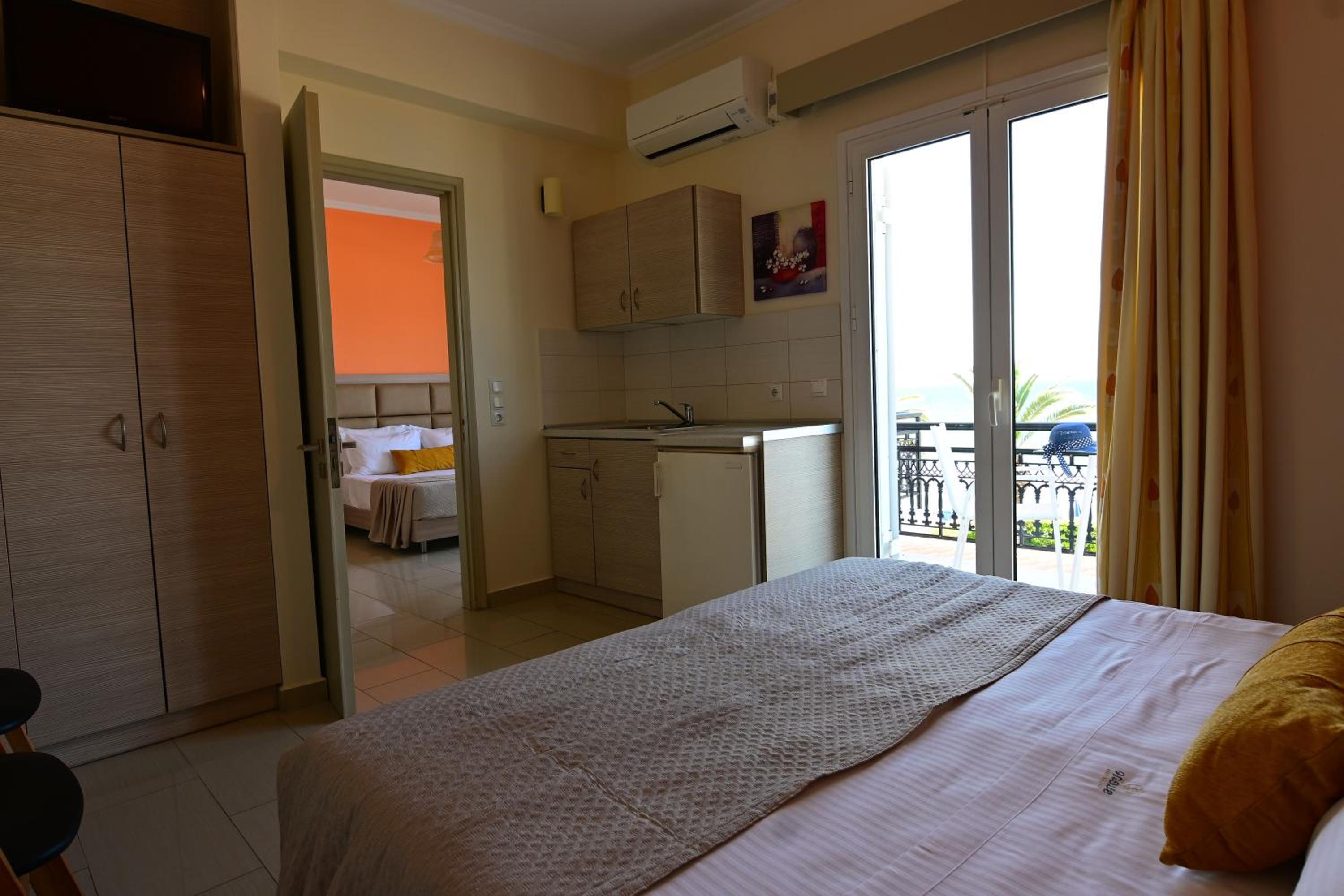 Nadia's Studios & Apartments in Argasi, Sea-View