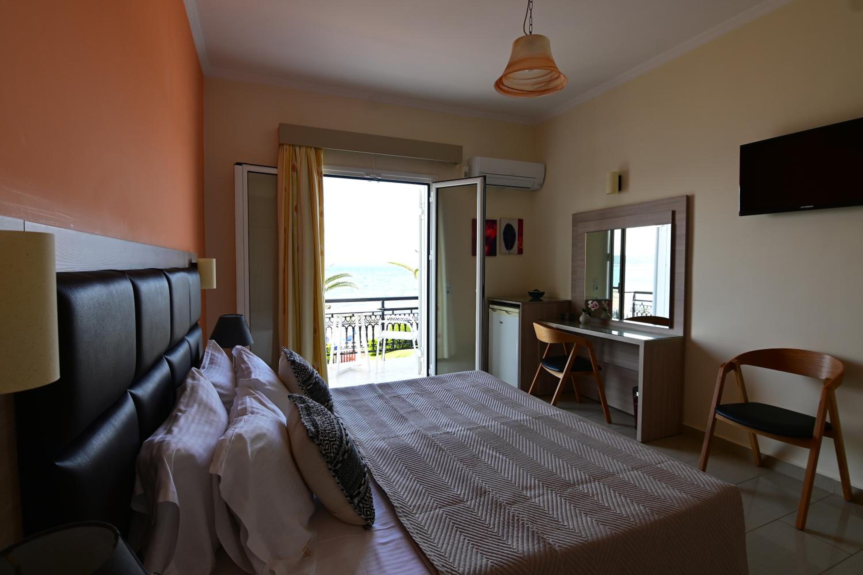 Nadia's Studios & Apartments in Argasi, Sea-View
