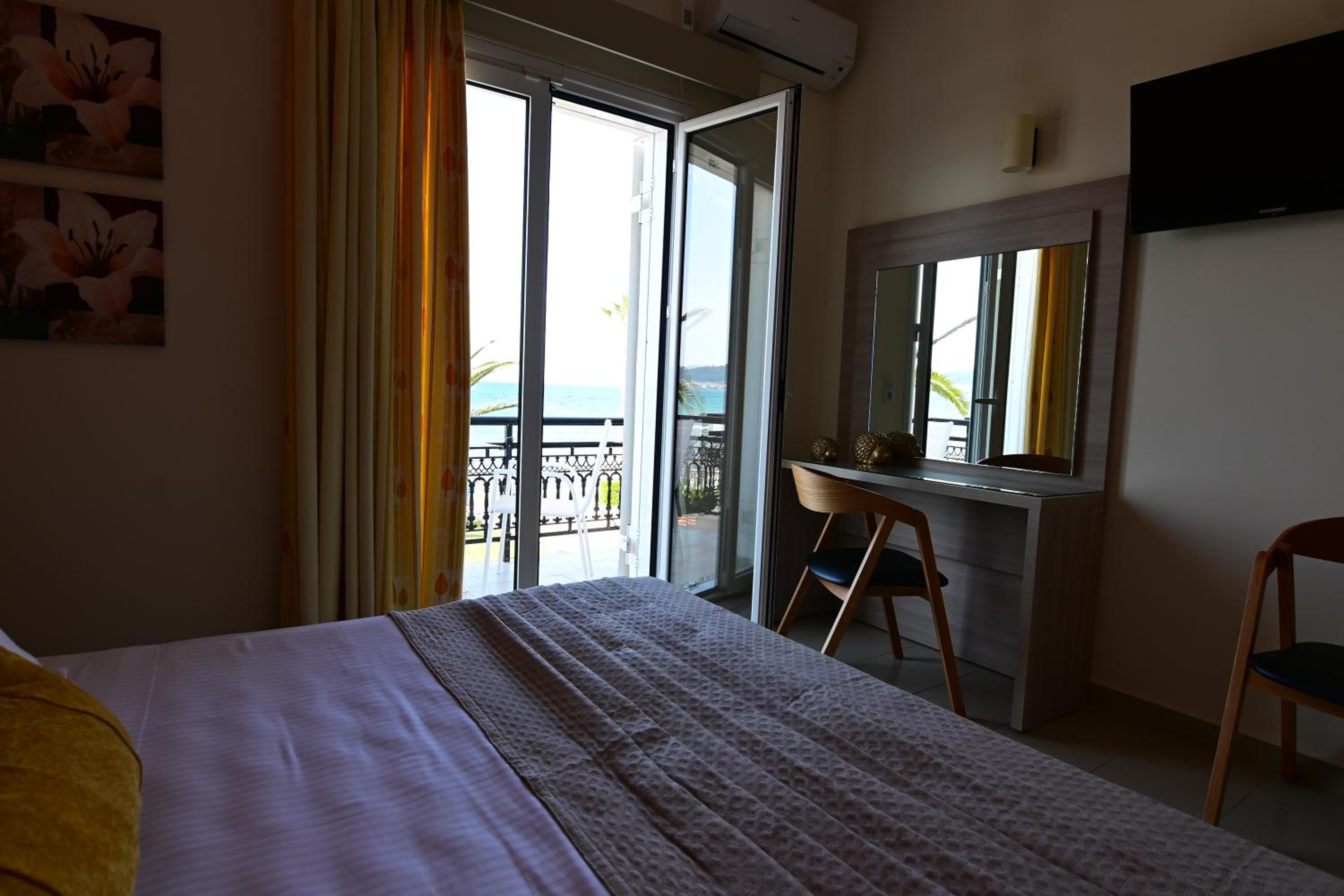 Nadia's Studios & Apartments in Argasi, Sea-View