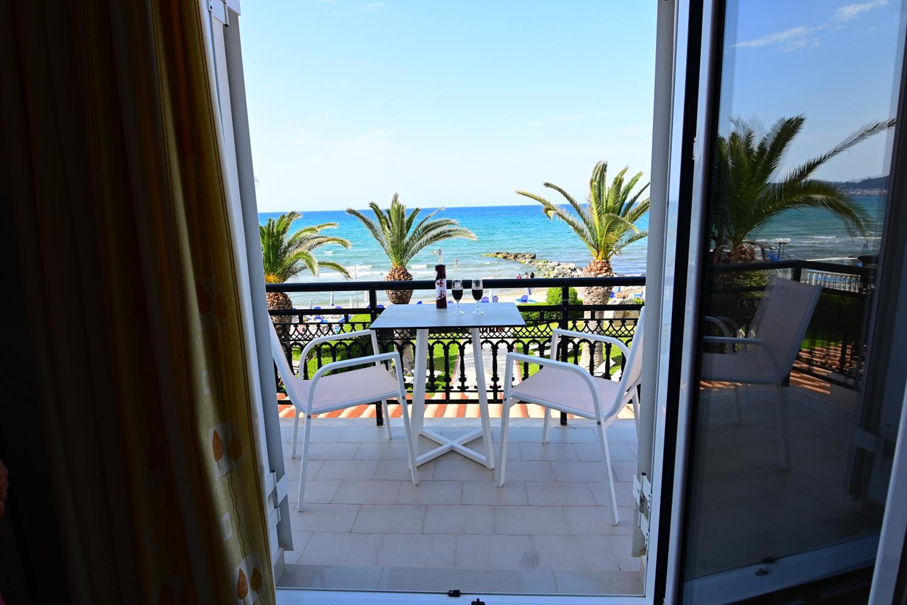 Nadia's Studios & Apartments in Argasi, Sea-View