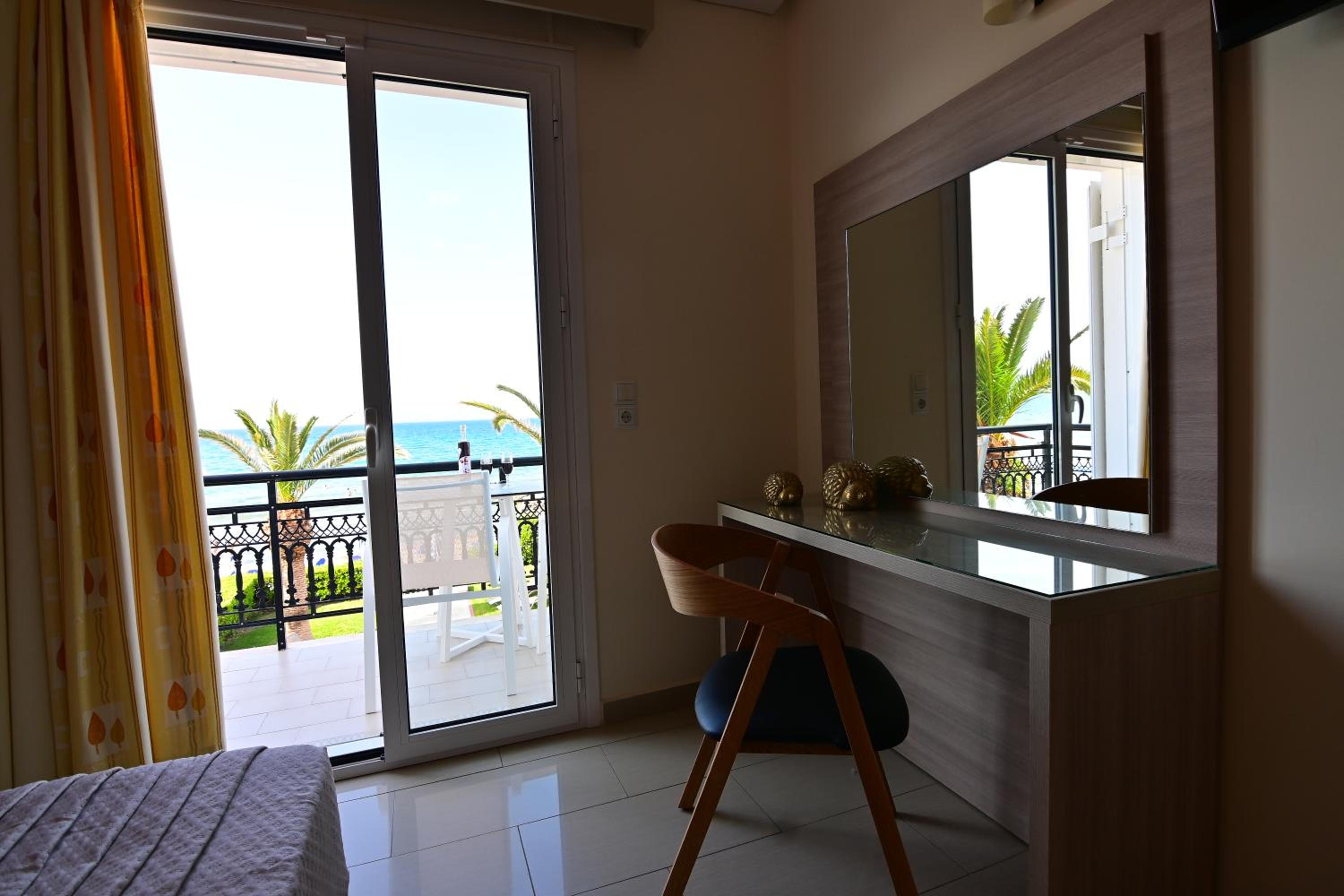 Nadia's Studios & Apartments in Argasi, Sea-View