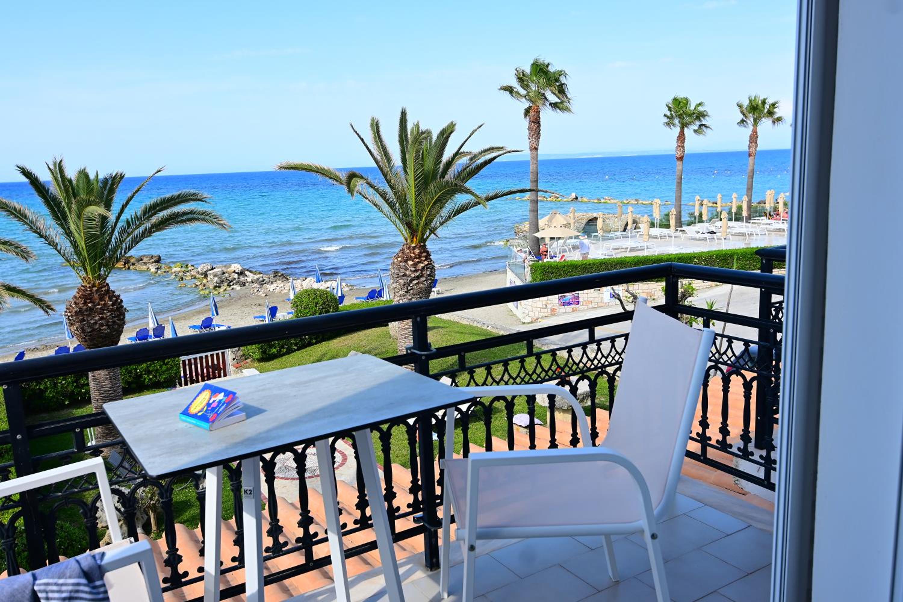 Nadia's Studios & Apartments in Argasi, Sea-View