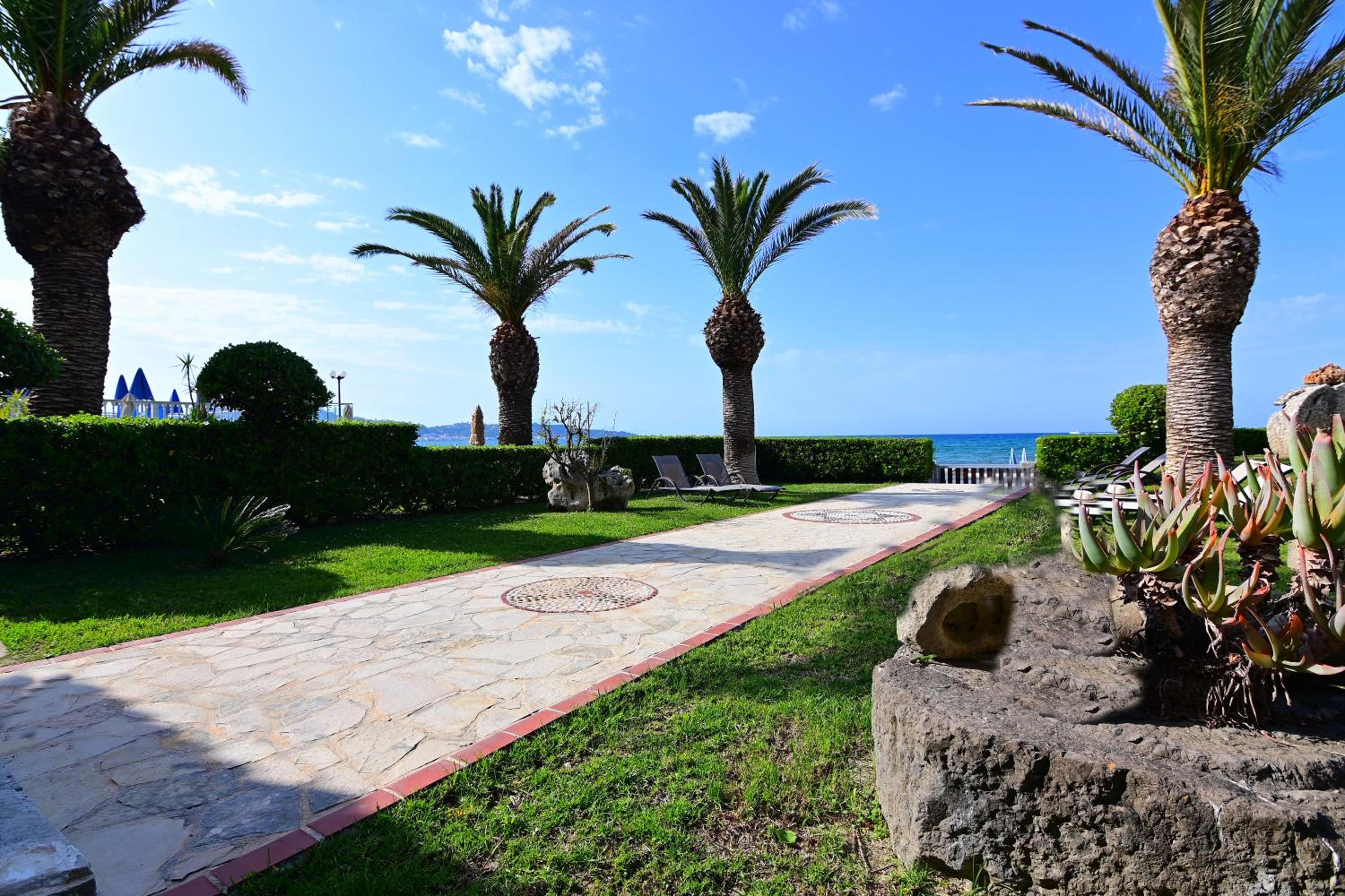 Nadia's Studios & Apartments in Argasi, Sea-View