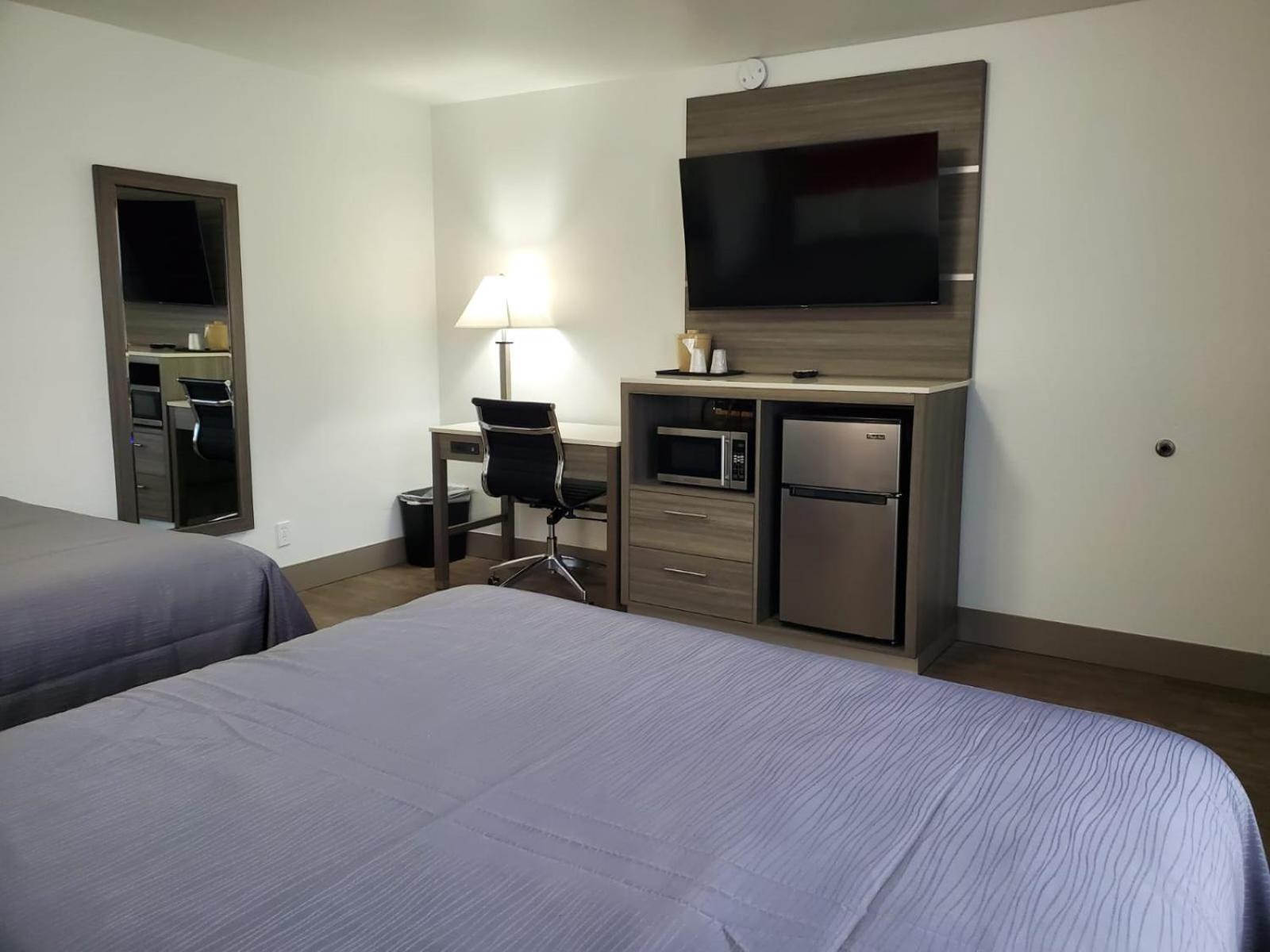 Seven Seas Inn & Suites