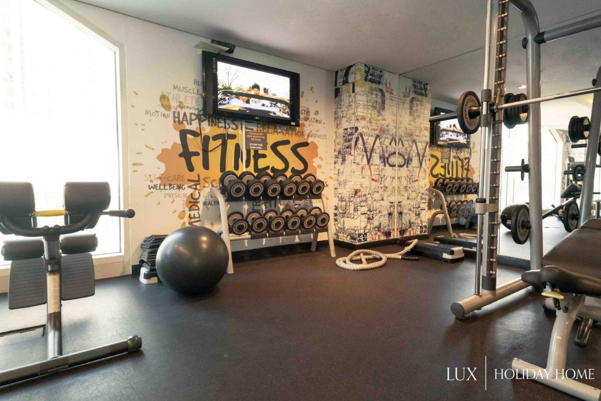 LUX Marina Promenade 1 BR Prime location Apt